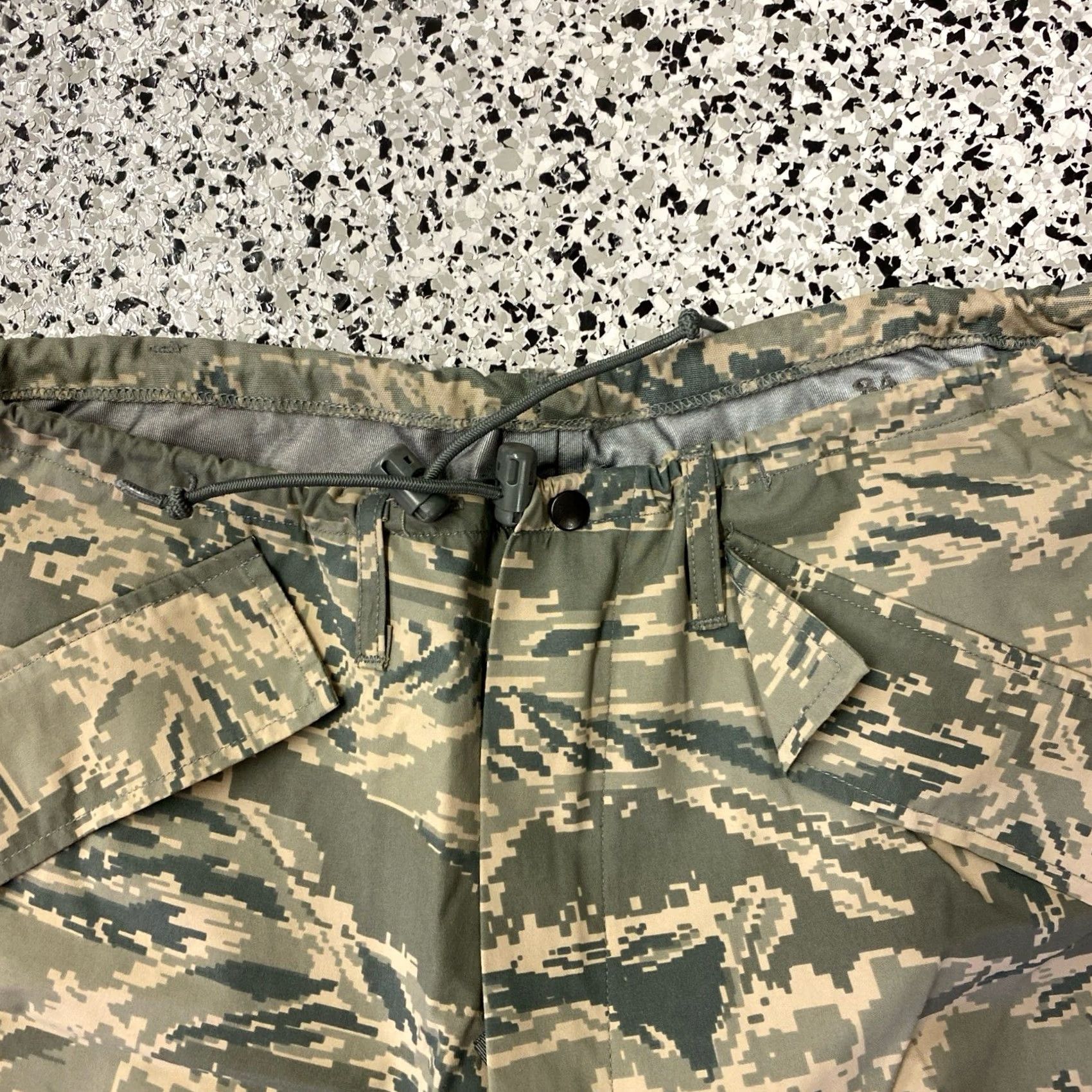 AMO US ARMY Camo Waterproof Pants ACUS Size 33 Multicolor Rain Pants Mens Regular Camouflage 2000s Size US 33 - 3 Thumbnail