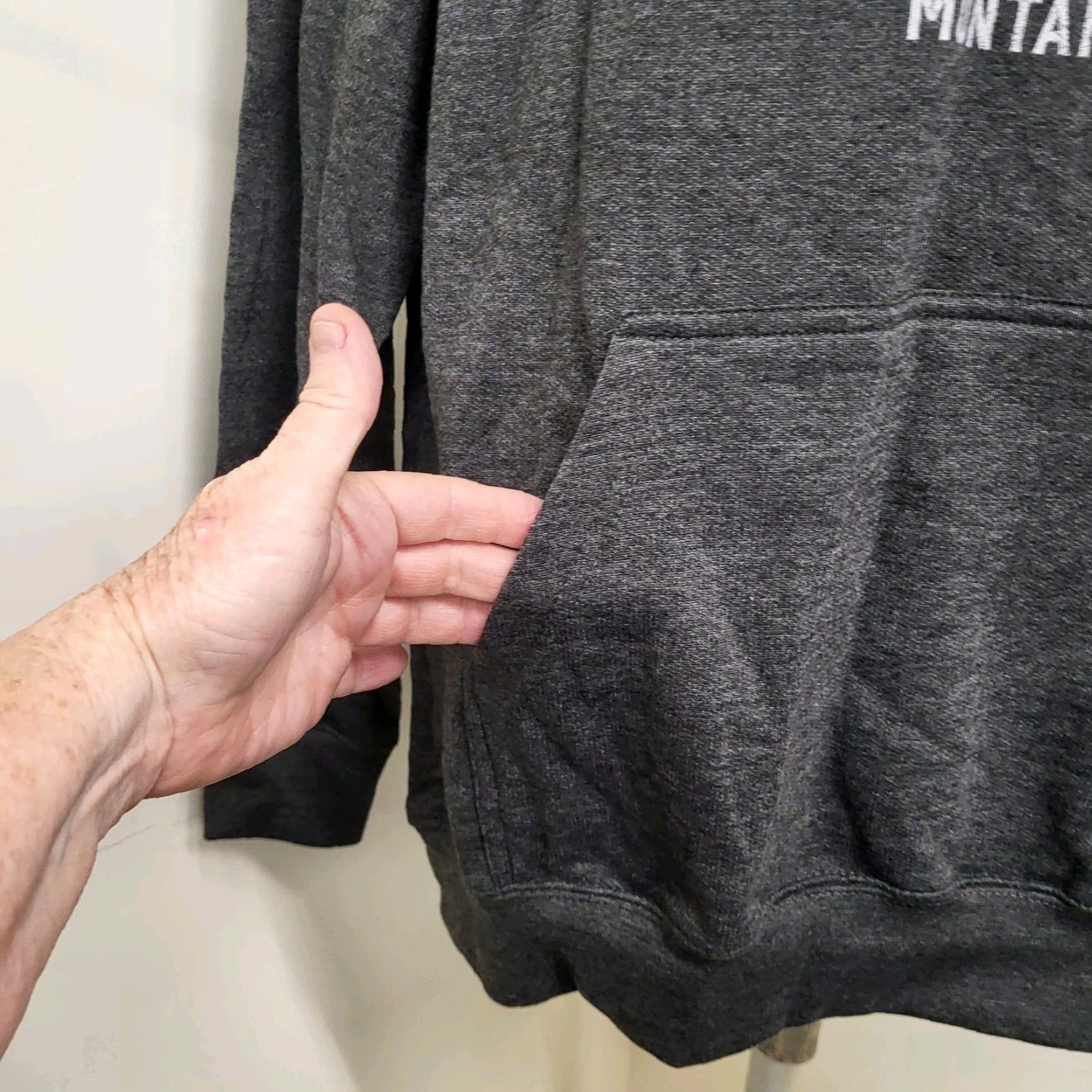 Vintage Yellowstone Hoodie Sweatshirt Men XL Charcoal Grey Dutton Ranch Logo Graphic Print Hooded Pockets Pullover Size US XL / EU 56 / 4 - 6 Thumbnail