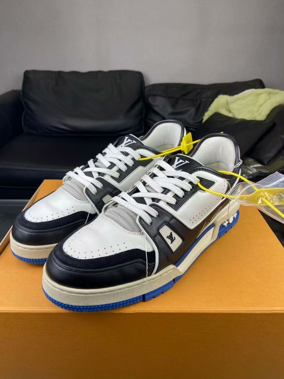 Louis Vuitton Louis Vuitton Training Lowtop Sneakers 9.5 Men Size US 9.5 / EU 42-43 - 1 Thumbnail