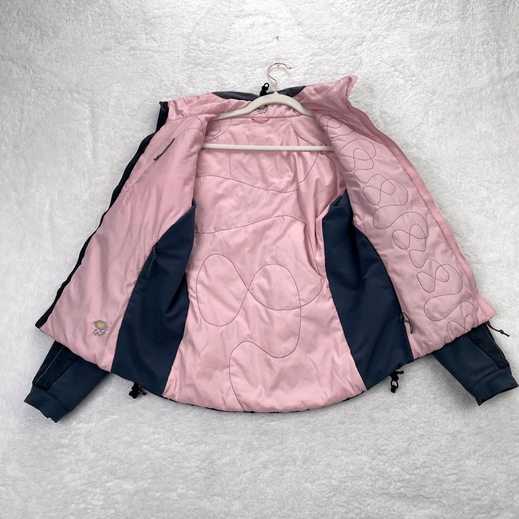 Mountain Hardwear VINTAGE Mountain Hardwear Jacket Womens 6 Gray Pink Coat Puffer Reversible Quilted Hike Size M / US 6-8 / IT 42-44 - 4 Thumbnail