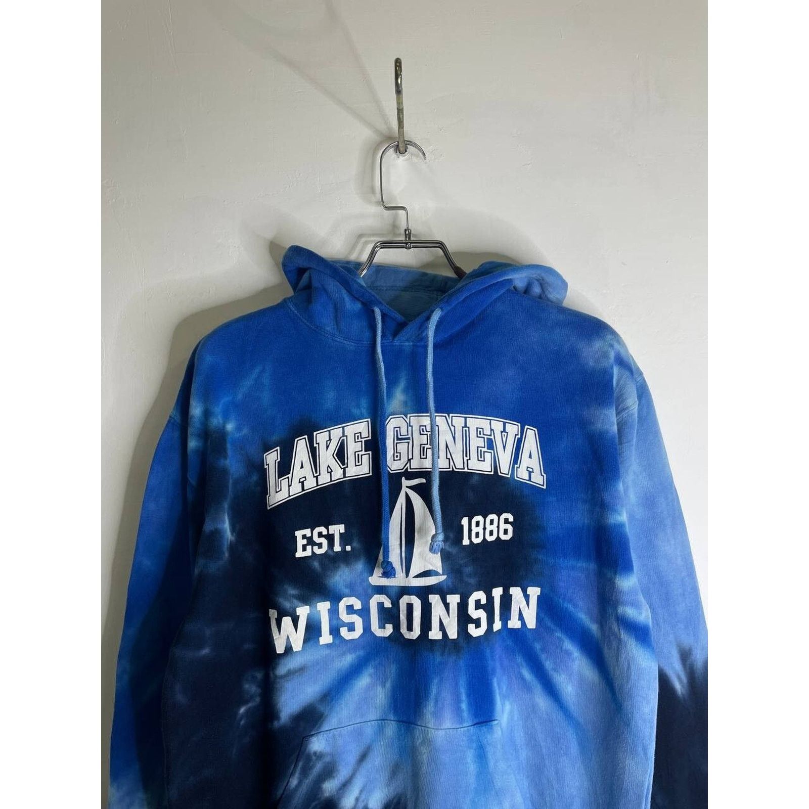 Vintage Vintage Lake Geneva Wisconsin Tie Dye Hoodie Sailboat Size M Size US M / EU 48-50 / 2 - 2 Thumbnail