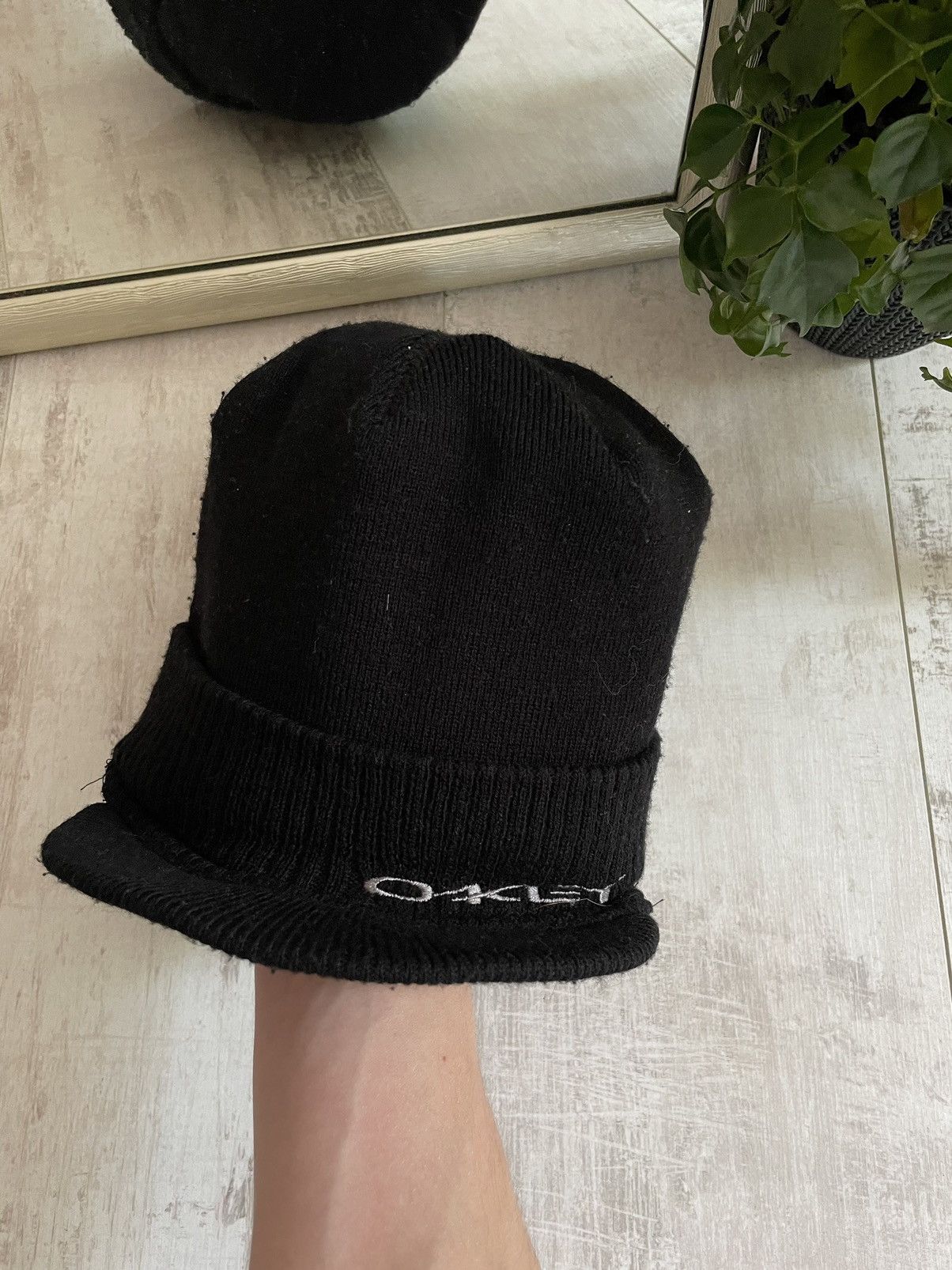 Oakley × Vintage Vintage Y2K Oakley Black Hat Surf Style RARE Size ONE SIZE - 1 Thumbnail