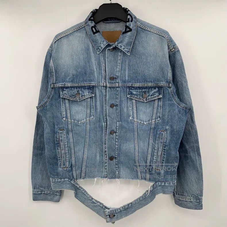 Balenciaga Balenciaga Lettering embroidered denim jacket Size XS / US 0-2 / IT 36-38 - 1 Thumbnail