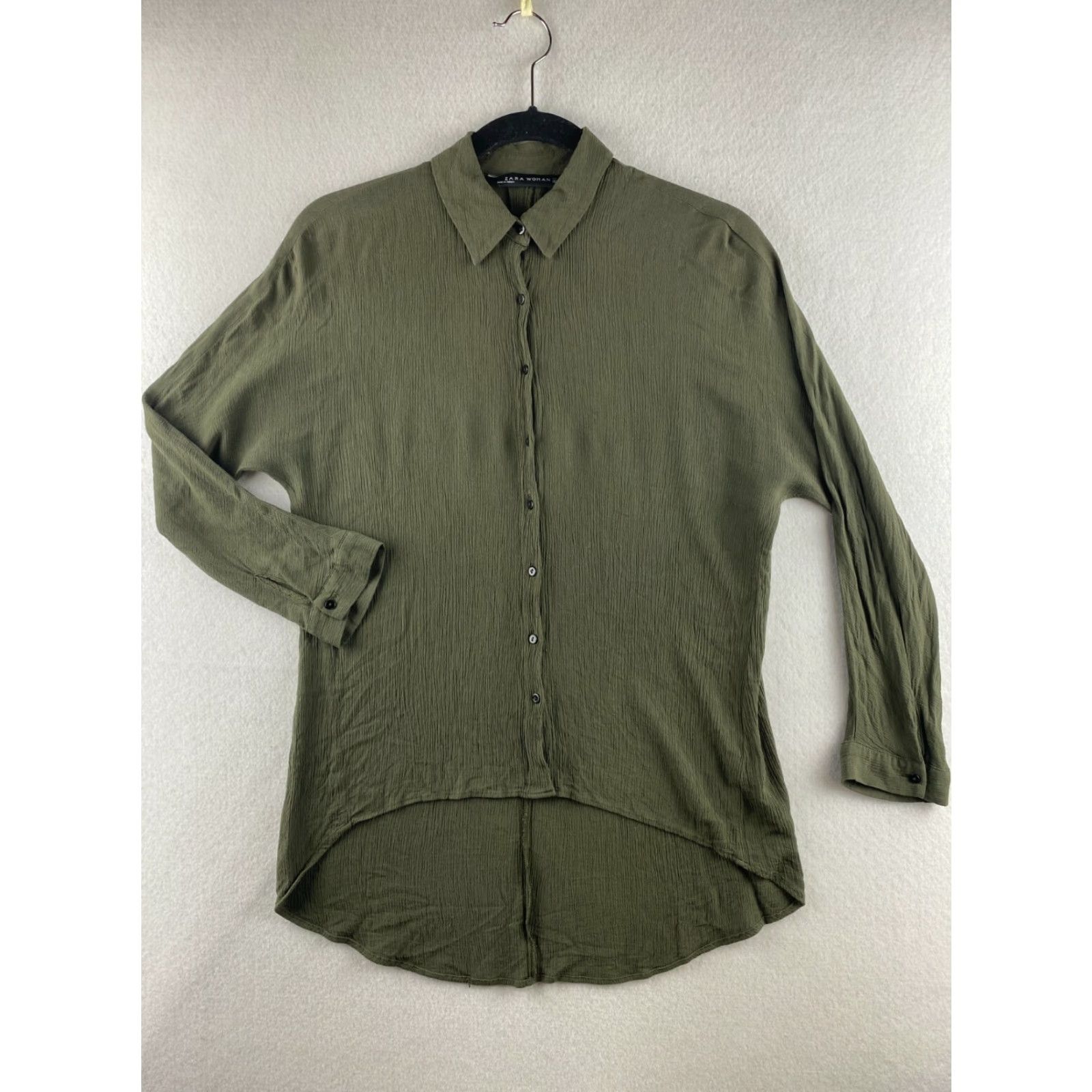 Zara Zara Blouse Womens 5 Green Button Up Scoop Back Breathable Long Sleeve Collared Shirt Regular Green 5 Zara Womens Blouse Modern Seasonal 90s? Size S / US 4 / IT 40 - 2 Thumbnail