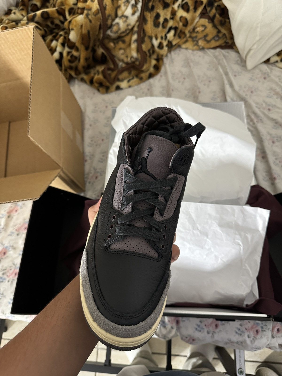A Ma Maniere × Jordan Brand Nike Air Jordan 3 A Ma Maniere WYWS Size US 9.5 / EU 42-43 - 7 Thumbnail