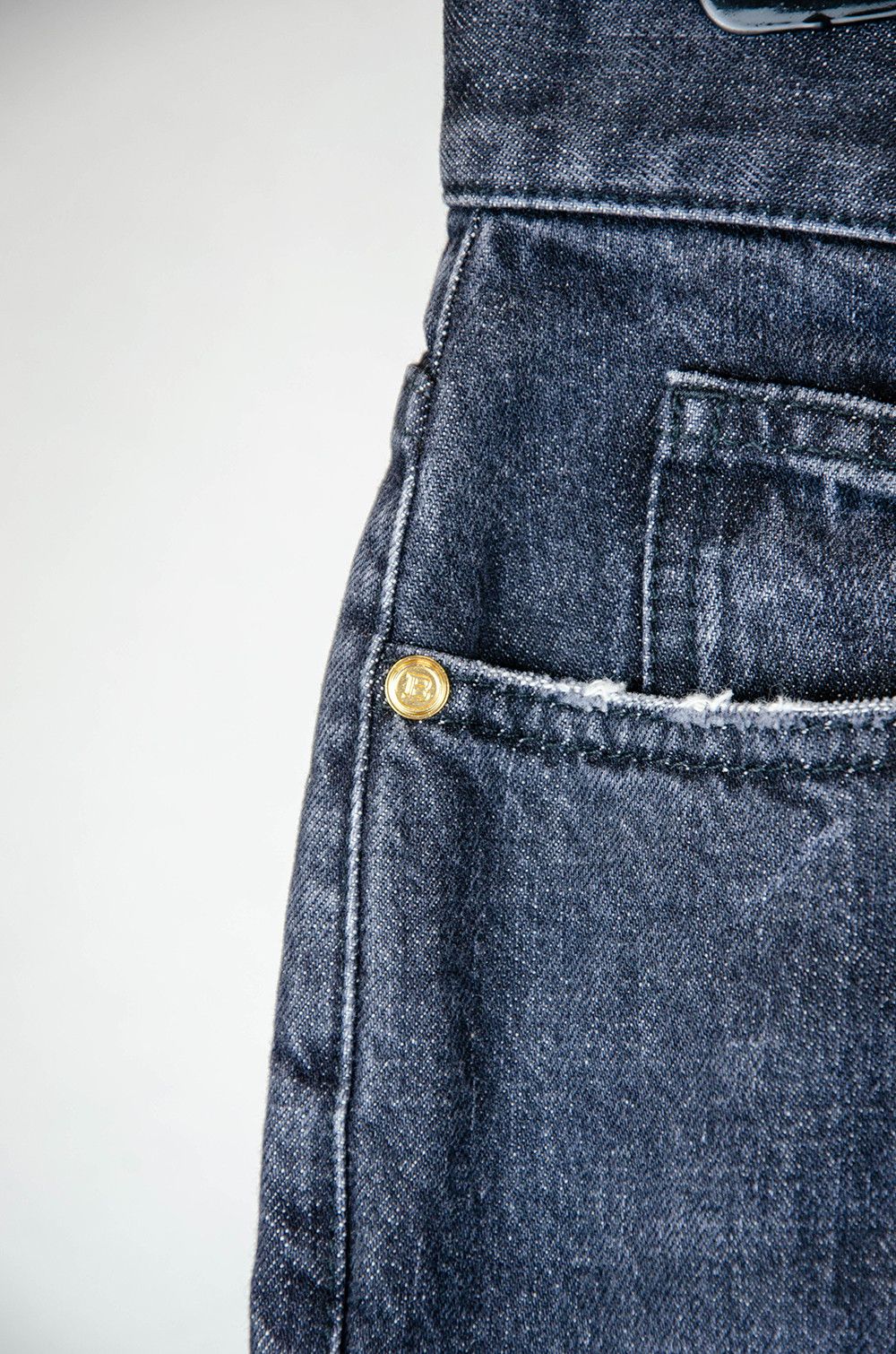 Balmain Balmain Carrot Fit Jeans Logo Pocket Dark Blue - Size IT44 Size 30" / US 8 / IT 44 - 4 Thumbnail