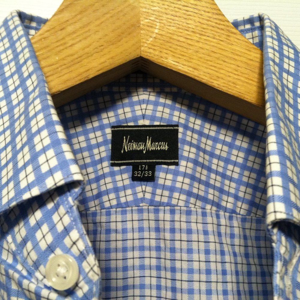 Neiman Marcus NEIMAN MARCUS MENS COTTON CASUAL SHIRT SIZE: 17.5/32-33 Size US XL / EU 56 / 4 - 6 Thumbnail