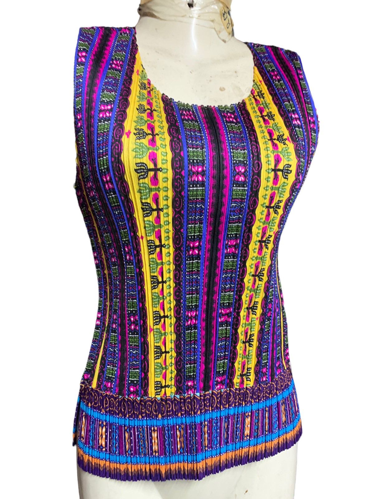 Pleats Please Issey Miyake Pleats please Issey miyake polka dot sleeveless blouse Size M / US 6-8 / IT 42-44 - 3 Thumbnail
