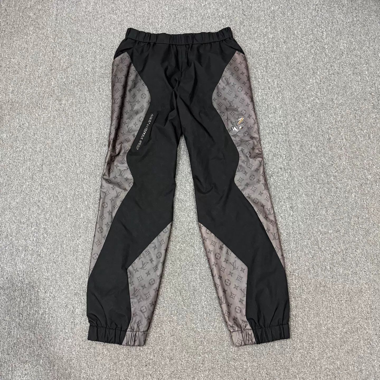 Louis Vuitton LV 2054 Heat-Reactive Monogram Track Pants 40 99 New Size 28" / US 6 / IT 42 - 1 Thumbnail