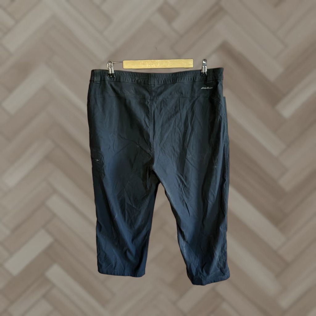 Eddie Bauer VINTAGE Eddie Bauer Womens Black Cropped Outdoor Hiking Pants Size 16 Size 38" / US 16 / IT 52 - 1 Thumbnail