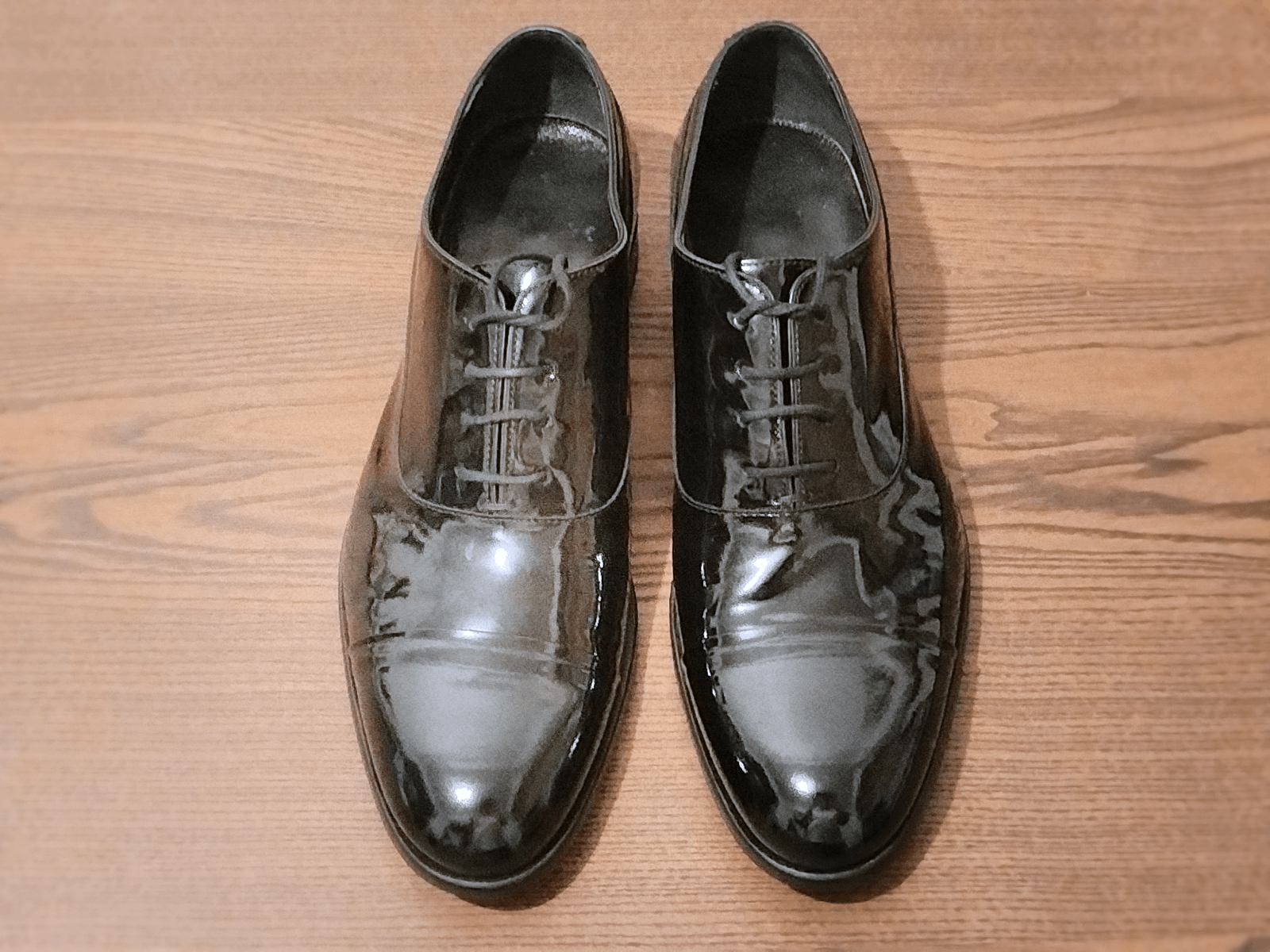 Paul Smith PAUL SMITH BLACK PATENT LEATHER OXFORD LACE-UPS Size US 11 / EU 44 - 6 Thumbnail