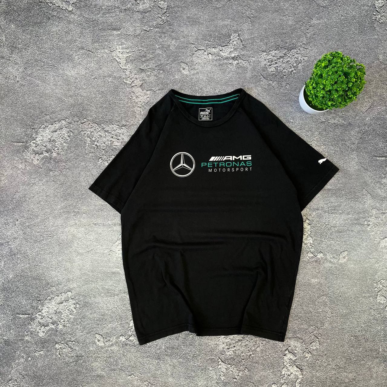Puma Vintage Puma Mercedes Logo Tee AMG F1 Size L Size US L / EU 52-54 / 3 - 1 Thumbnail