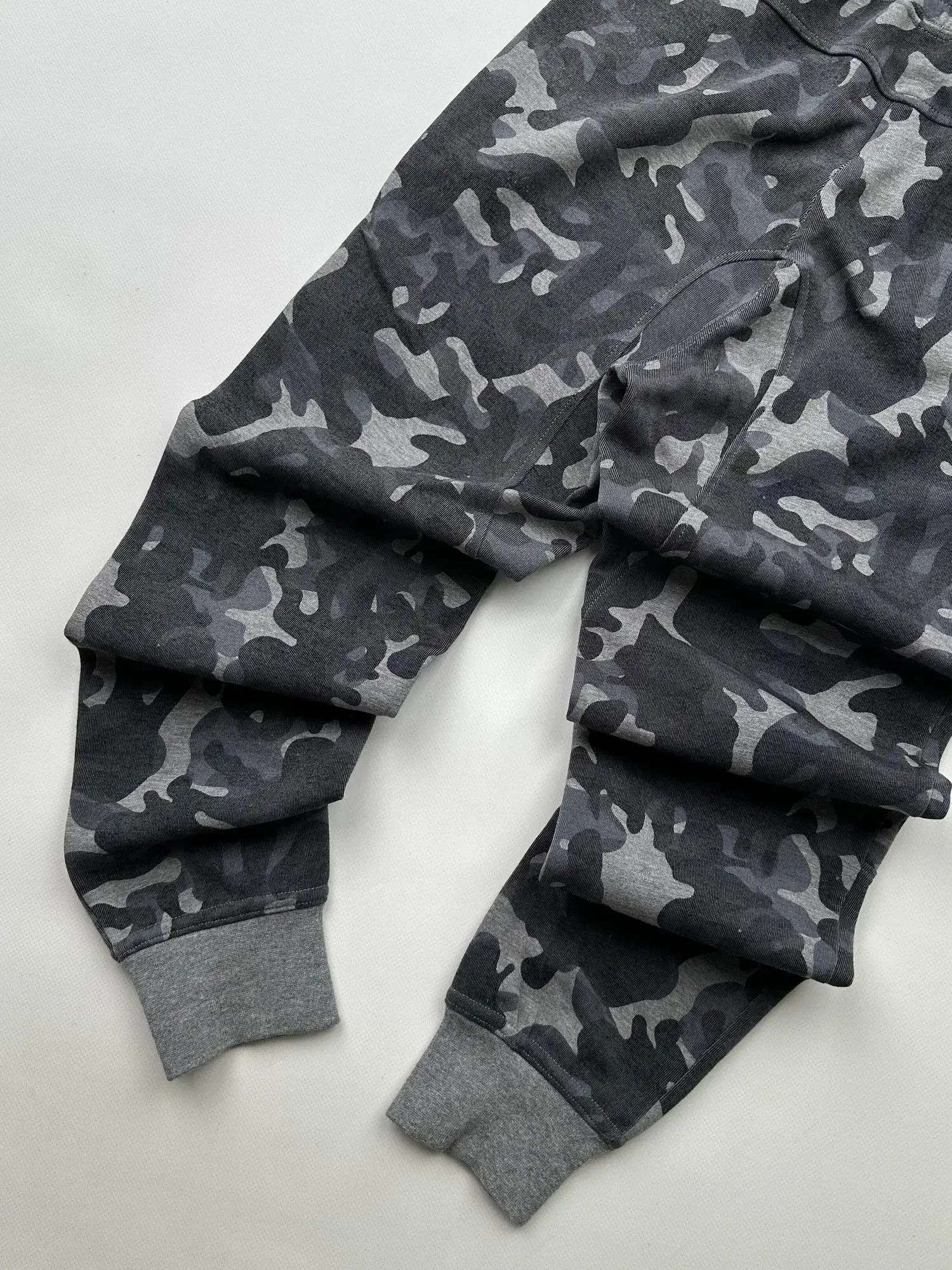 Nike Nike Tech Fleece Sweatpants (226) Size US 28 / EU 44 - 11 Thumbnail