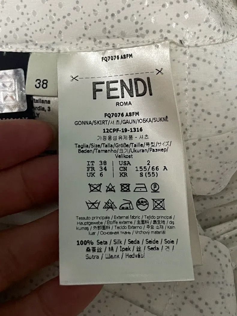Fendi Fendi One-Piece Silk Wrap Skirt Size 25" / US 0 / IT 36 - 6 Thumbnail