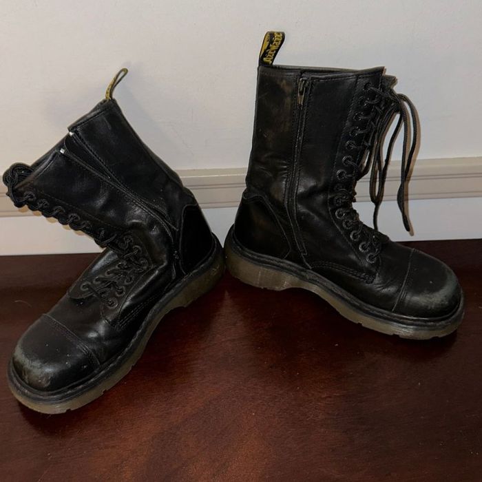 Dr martens hot sale miranda