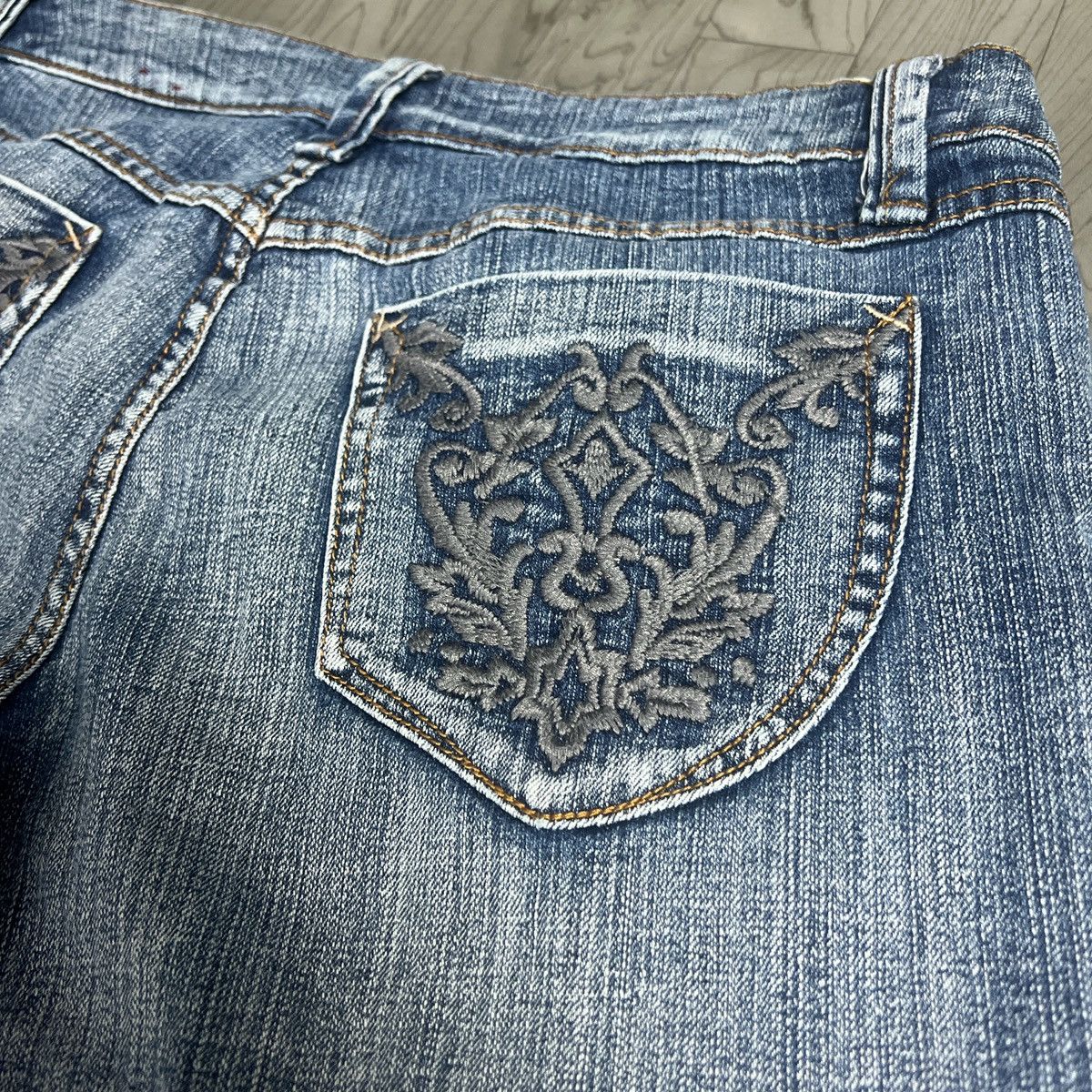 Other Vintage Y2K Light Wash Denim Jeans Size US 32 / EU 48 - 1 Thumbnail