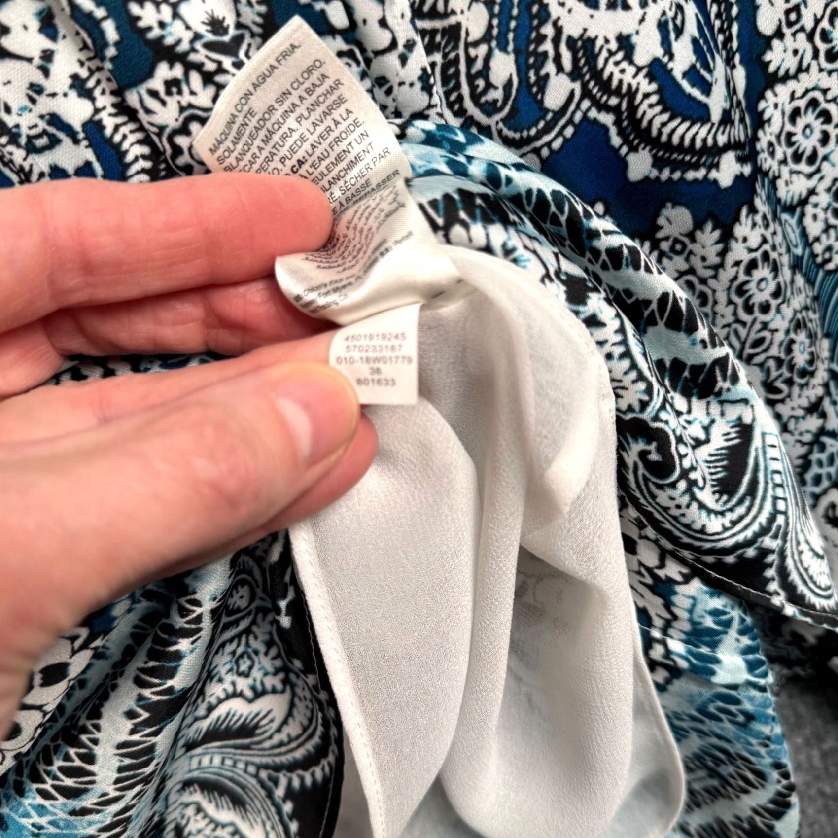 White House Black Market White House Black Market Blouse Blue Paisley Ombre Split Sleeve Long Sleeve V-Neck Peasant Lightweight Size S / US 4 / IT 40 - 7 Thumbnail