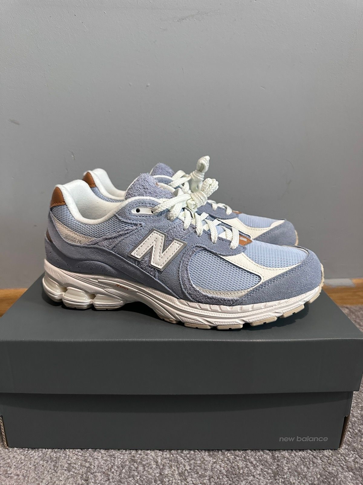 Pre-owned New Balance 2002 Size 10 Shoes In Blue