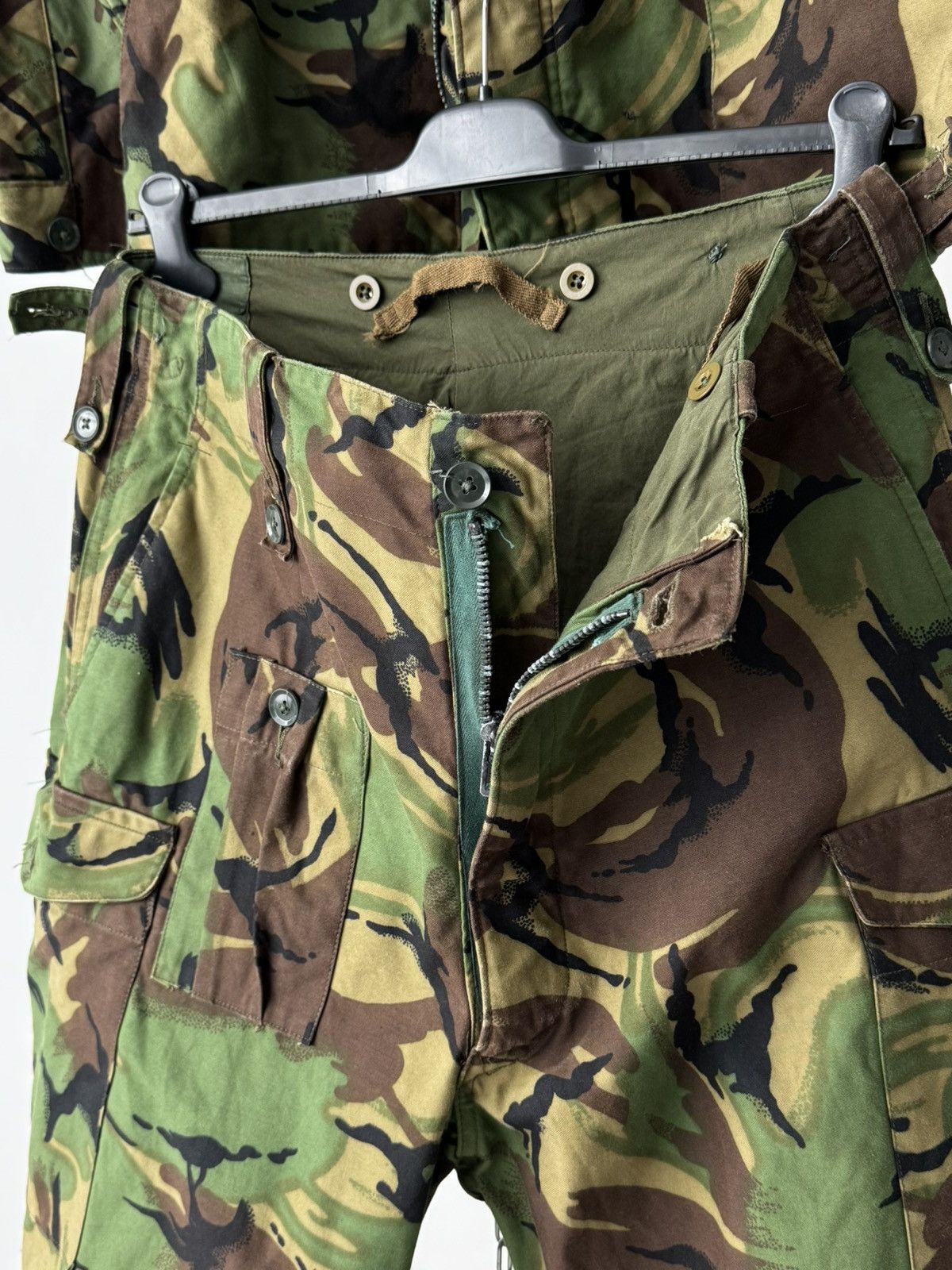 Japanese Brand 1968 Pattern Vintage British Army DPM Camo Combat Suit Size US L / EU 52-54 / 3 - 8 Thumbnail