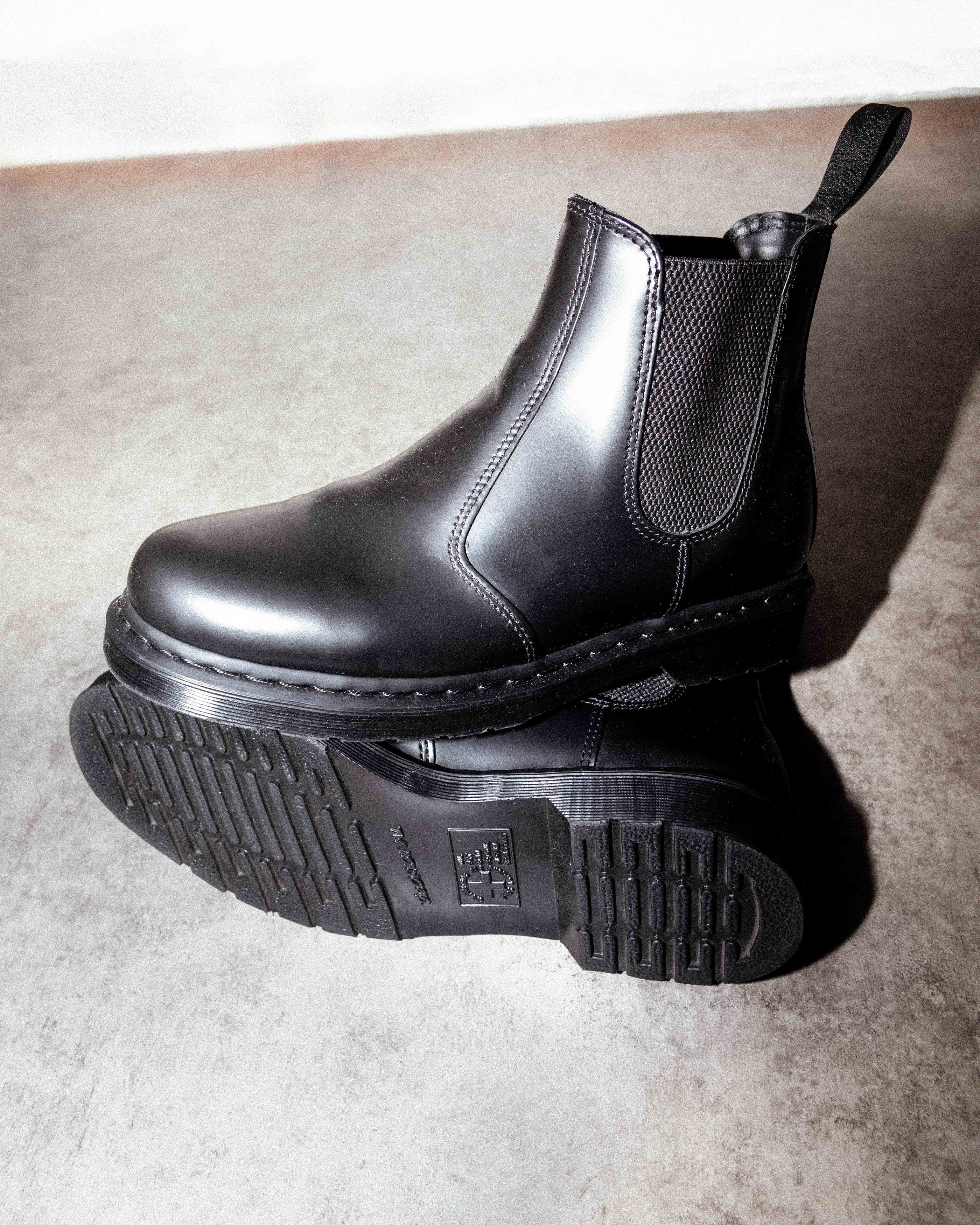 Dr. Martens Dr. Martens 2967 Mono Chelsea - leather boots, new with box Size US 10.5 / EU 43-44 - 3 Thumbnail