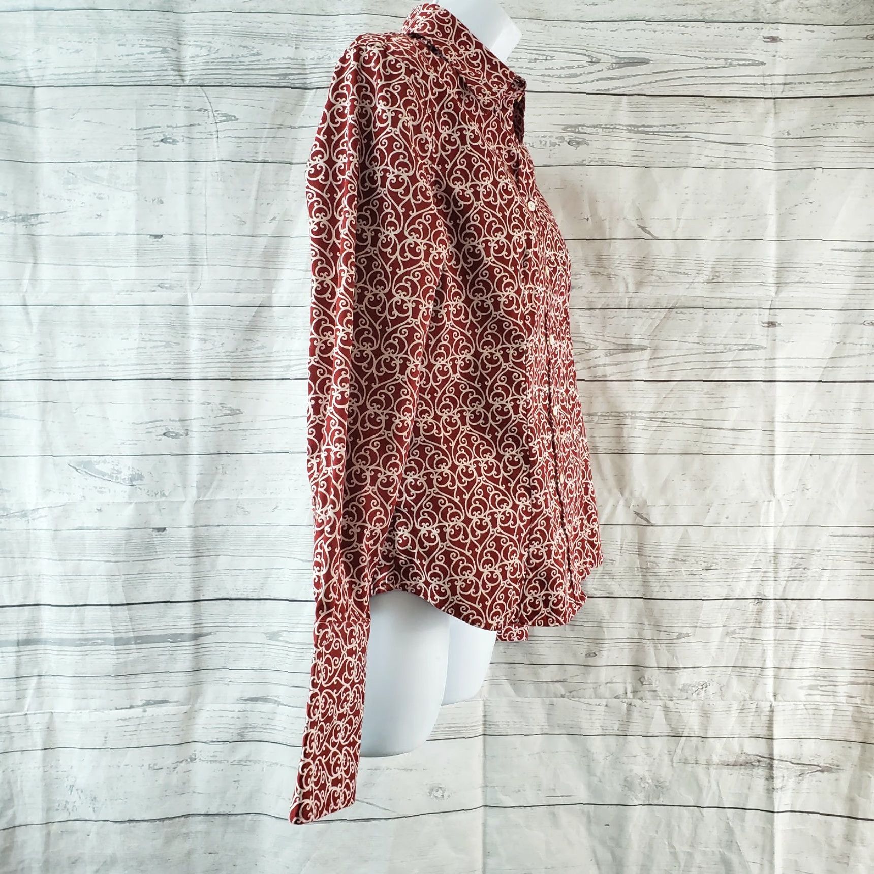 Talbots Talbots Womens Printed Shirt Sz 8P Red White Scrolls Long Sleeve Button Front Shirt Womens Petite 8P Red Scrolls Cotton Blend Vintage No Size M / US 6-8 / IT 42-44 - 2 Thumbnail