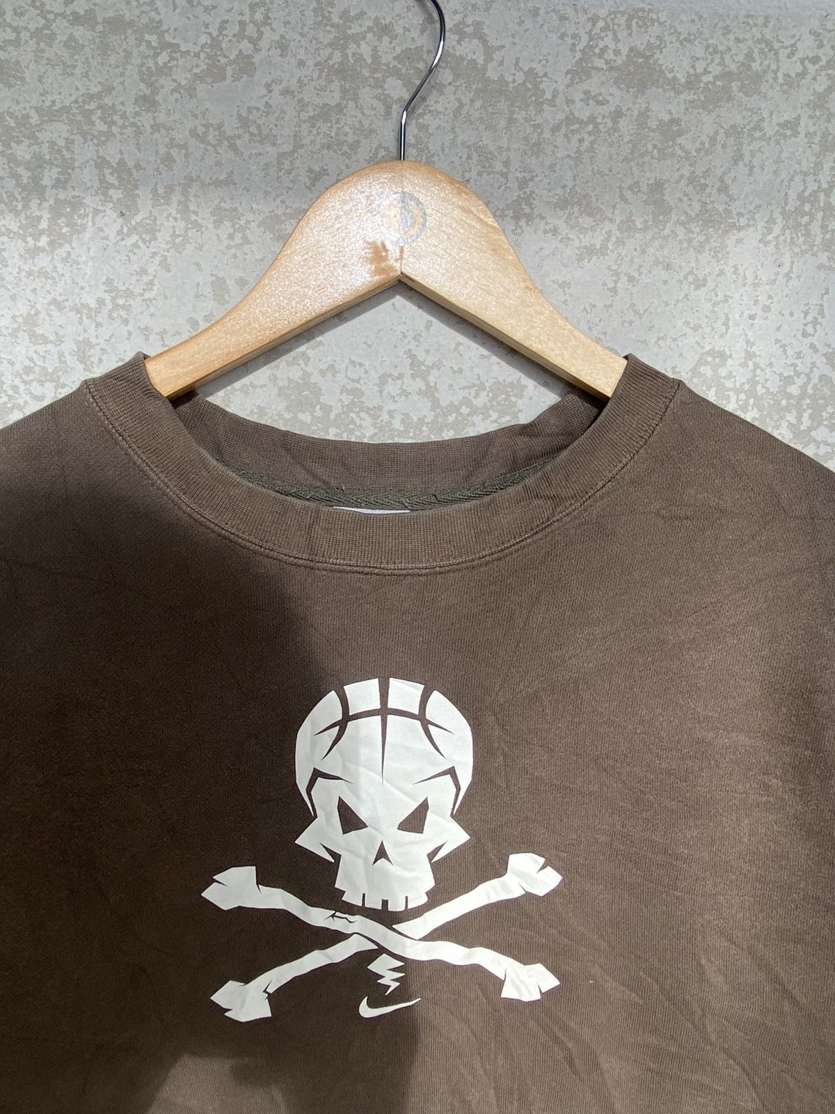 Other Vintage Nike Big Printed Crewneck Sweatshirt Brown Size US L / EU 52-54 / 3 - 4 Thumbnail