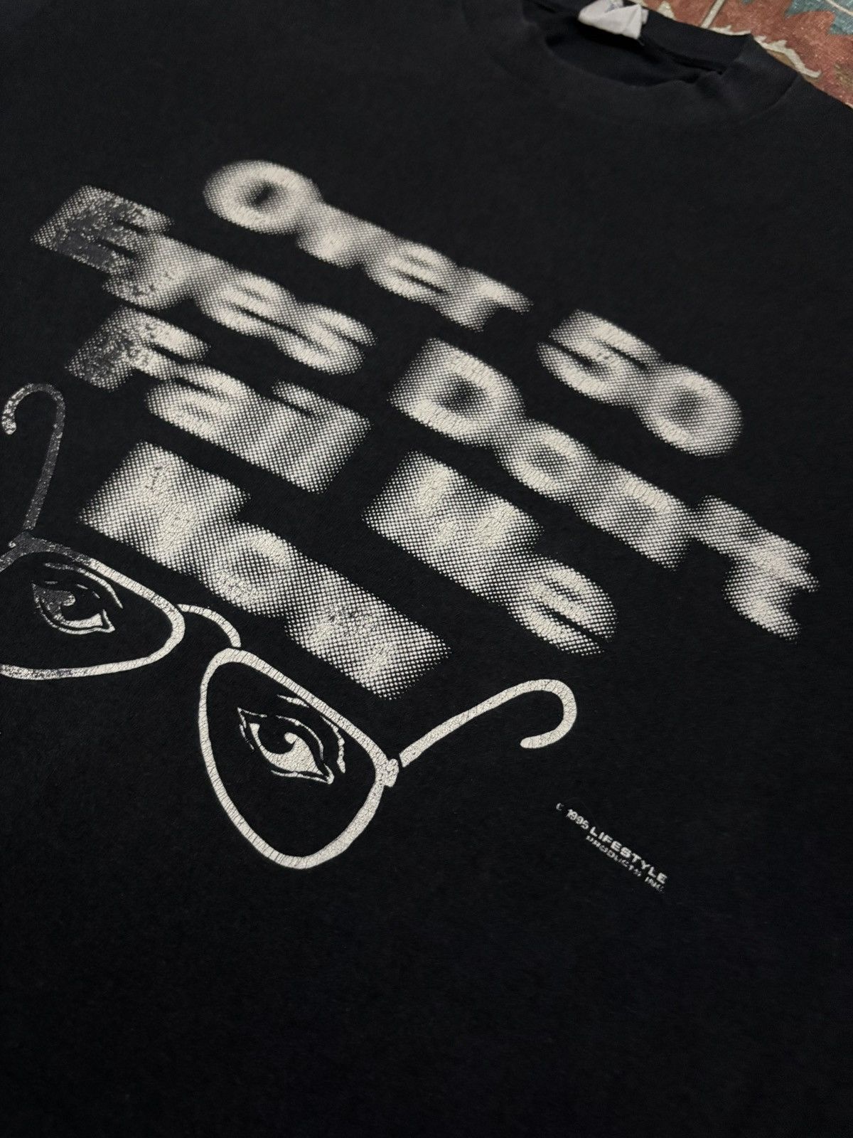 Vintage Vintage Parody Tee - blurry wording tee Size US L / EU 52-54 / 3 - 3 Thumbnail