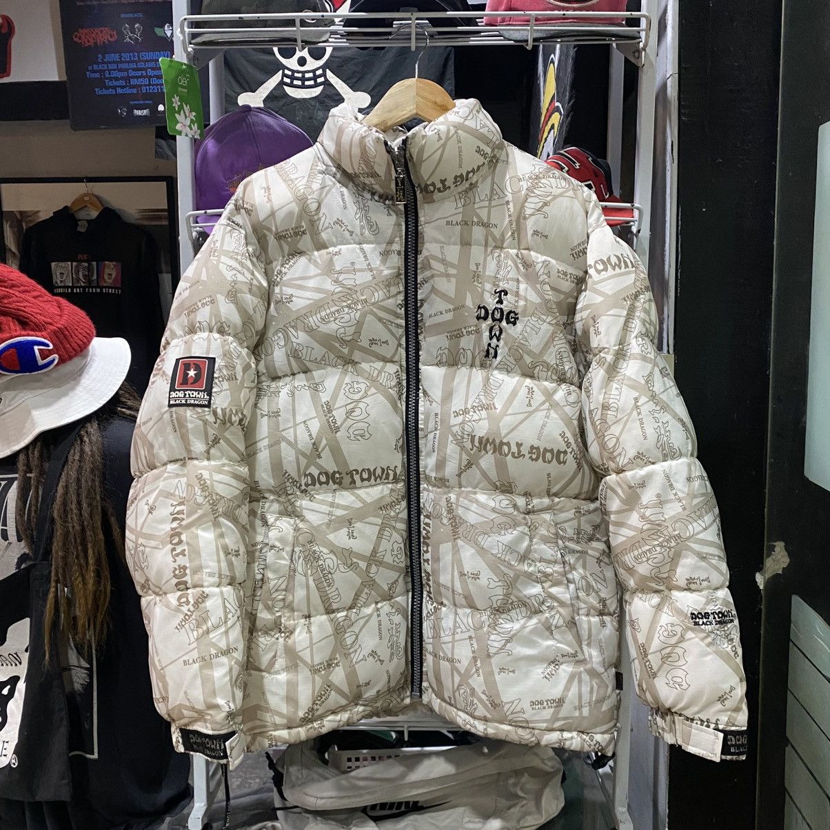 Dogtown Fullprint Dogtown Puffer Jacket Size US L / EU 52-54 / 3 - 1 Thumbnail