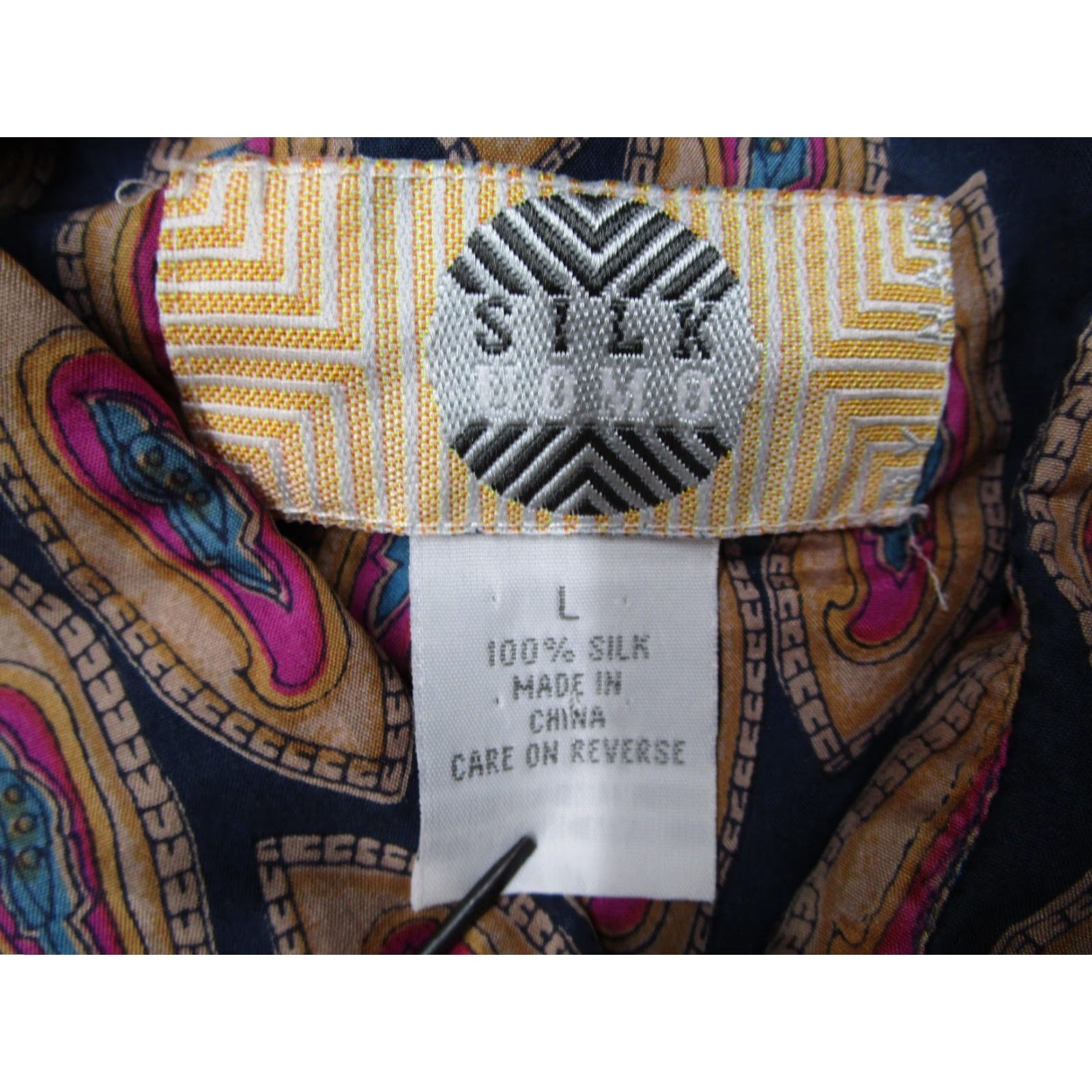 Vintage VINTAGE Silk Uomo Shirt Mens L Blue Paisley 100% Silk Short Sleeve Button Up Classic Vintage Theme 80s 90s Mens Womens? Size US L / EU 52-54 / 3 - 3 Thumbnail