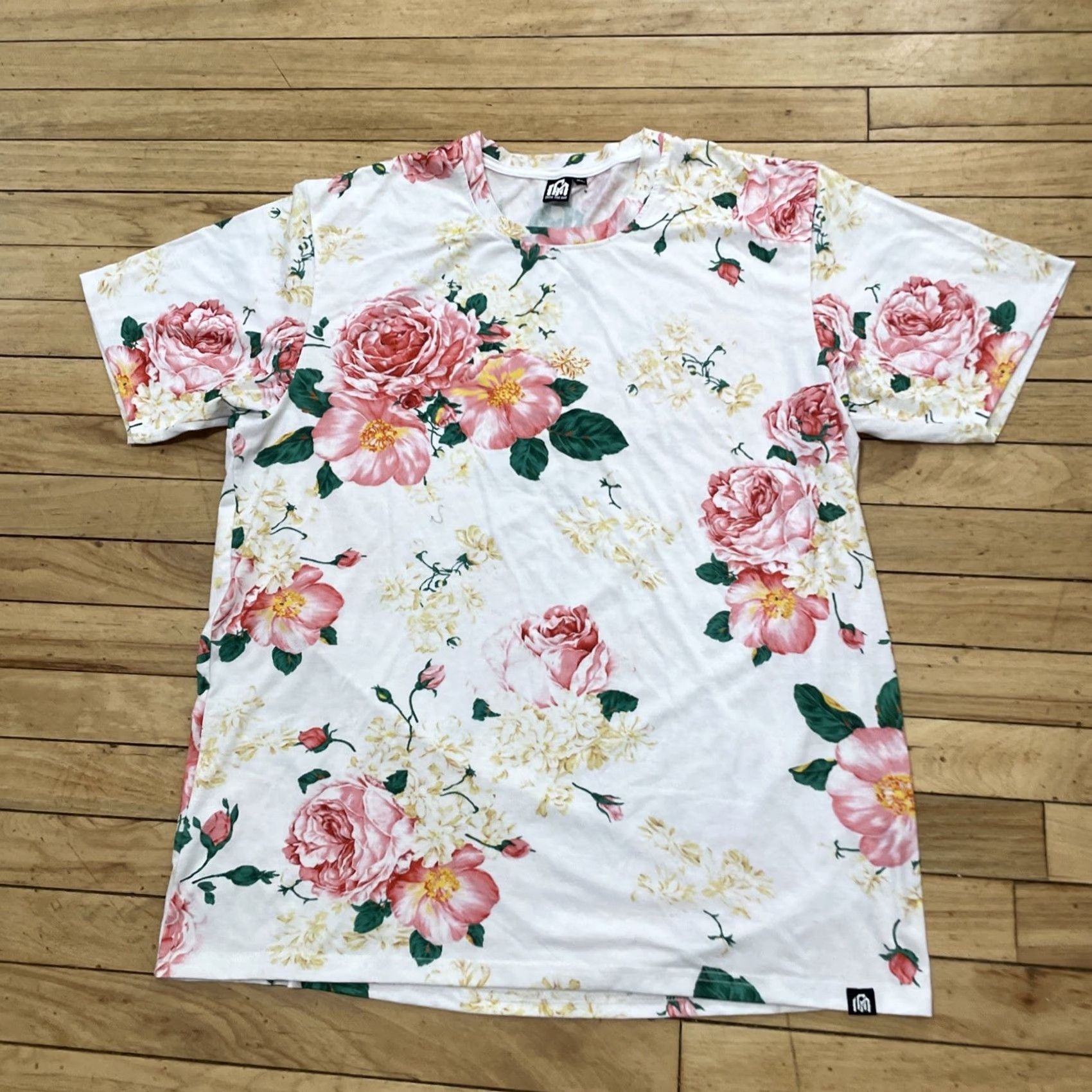 ALOHAS Into the AM T Shirt Men XL Floral White Pink Green Club Aloha Graphic Tee 44" Size US XL / EU 56 / 4 - 2 Thumbnail