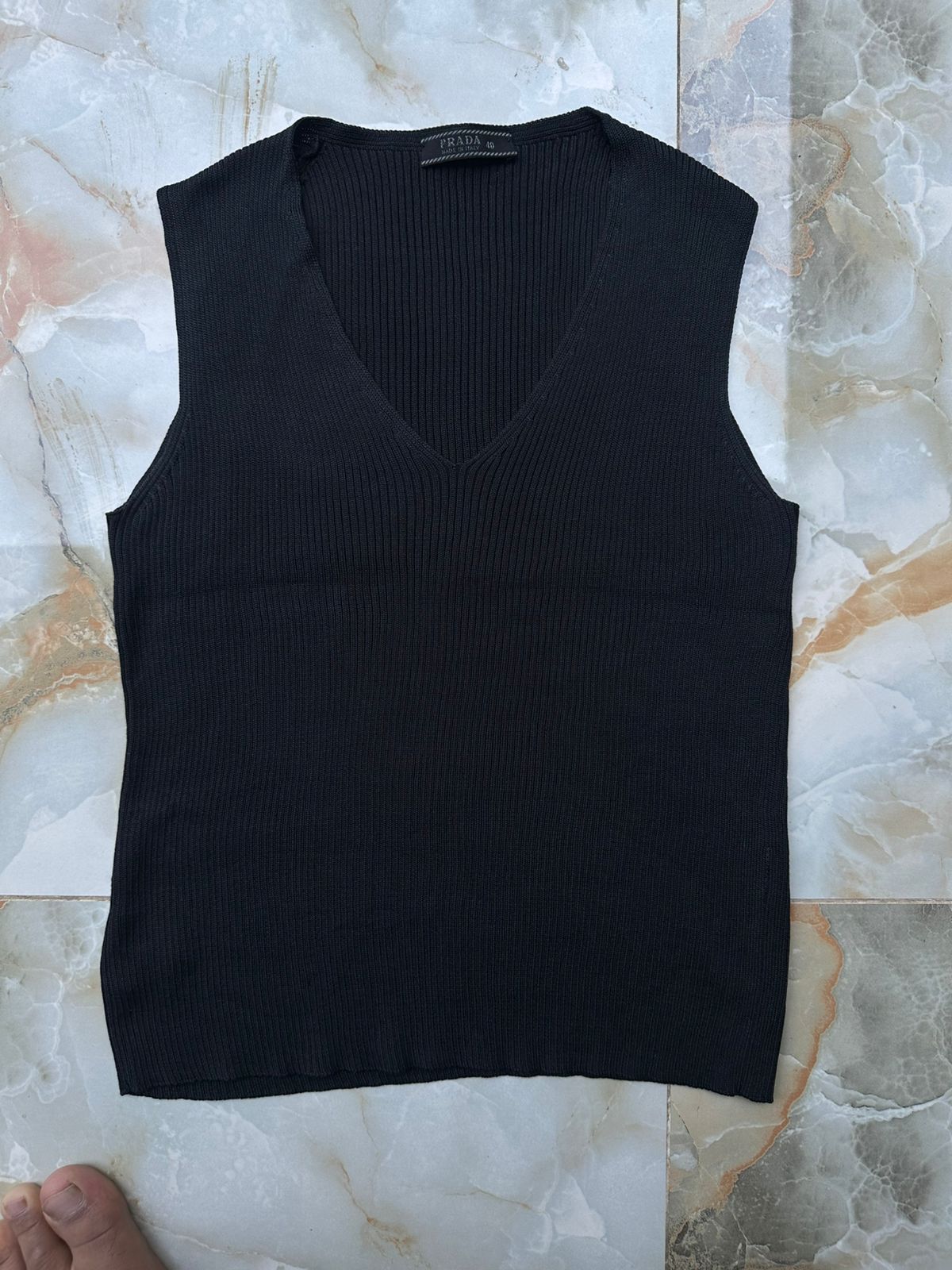 Prada prada blank sweatshirt vest knitwear Size S / US 4 / IT 40 - 1 Thumbnail