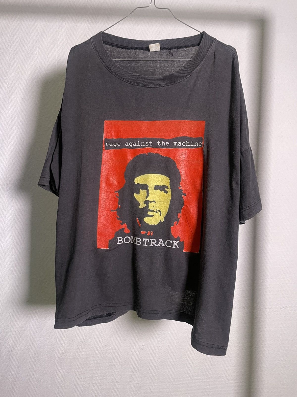 image of Band Tees x Rage Against The Machine 1994 Rage Against The Machine Bombtrack Che XL in Black, Men's