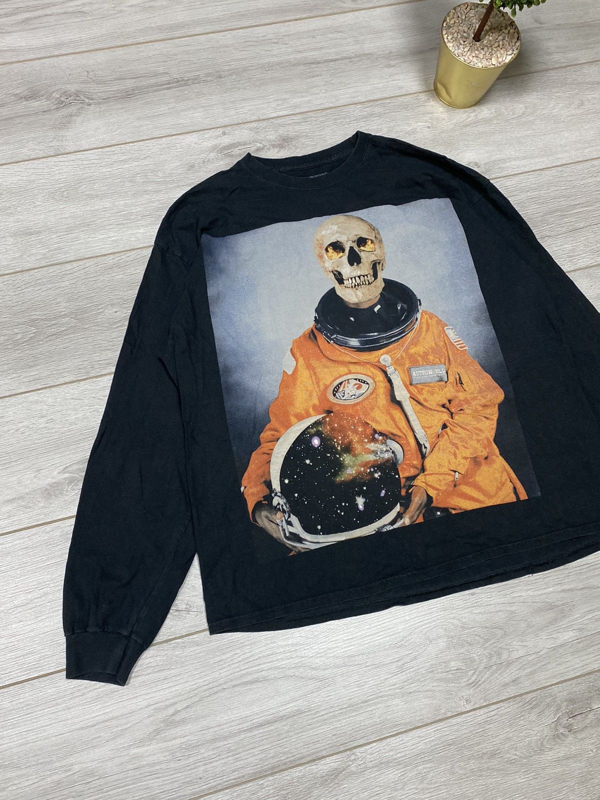 Travis Scott Astroworld Travis Scott Astronaut L/S Tee Size US XL / EU 56 / 4 - 4 Thumbnail