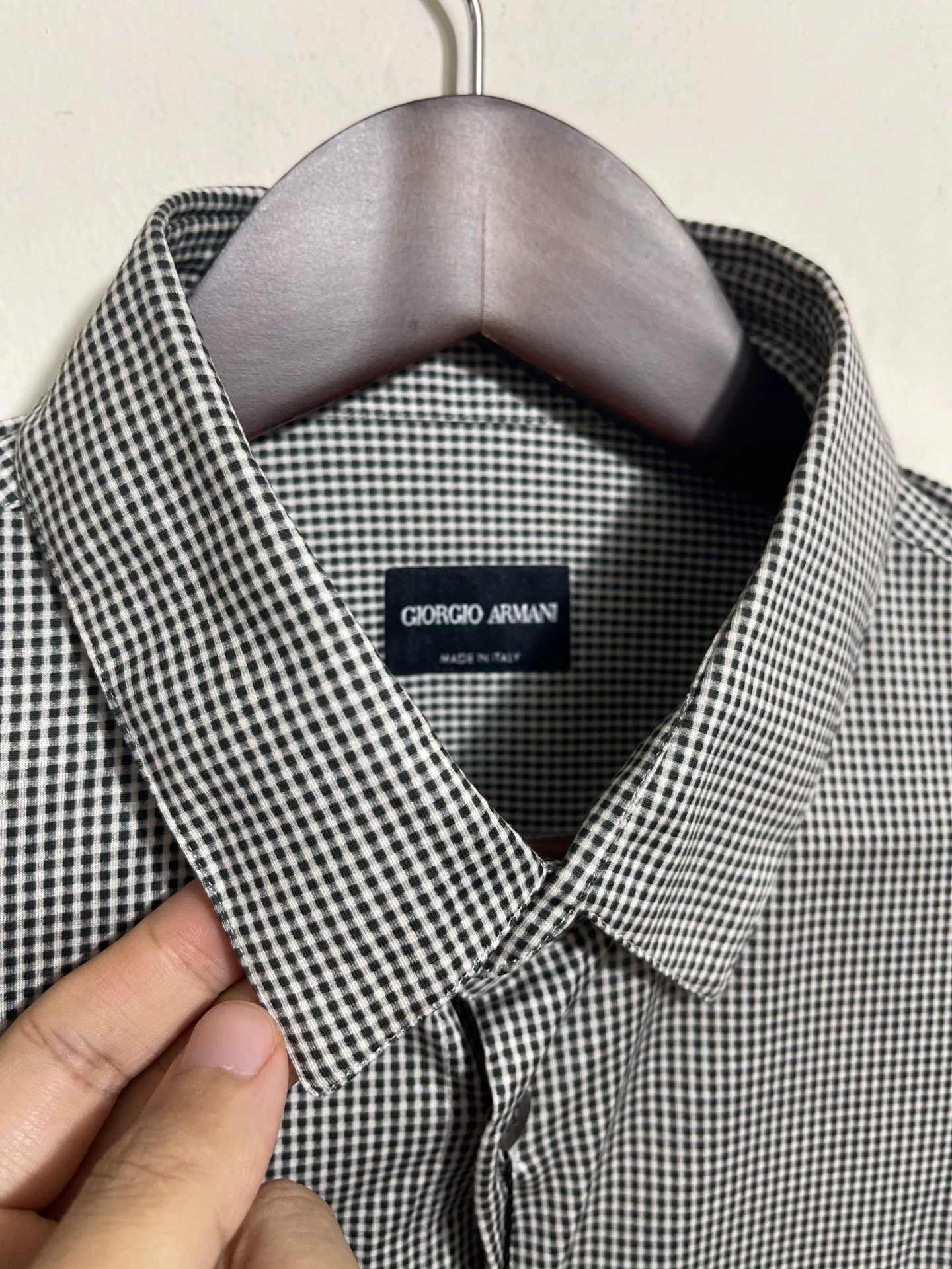Giorgio Armani Armani Slim Fit Long Sleeve Shirt 42 (Old Money) Size US L / EU 52-54 / 3 - 3 Thumbnail