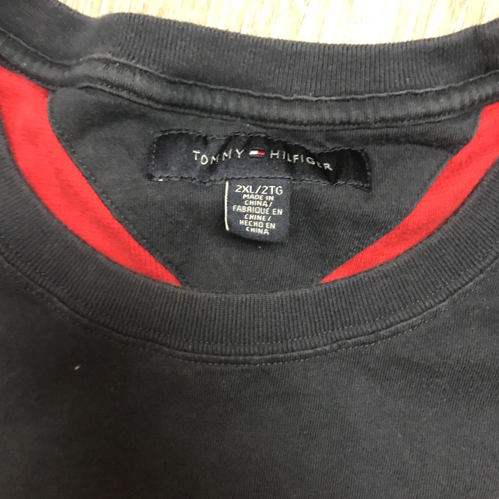 Tommy Hilfiger VINTAGE Tommy Hilfiger Knit Short Sleeved Shirt Logo Embroidered 2XL Men’s Red T-Shirt Size US XXL / EU 58 / 5 - 2 Thumbnail