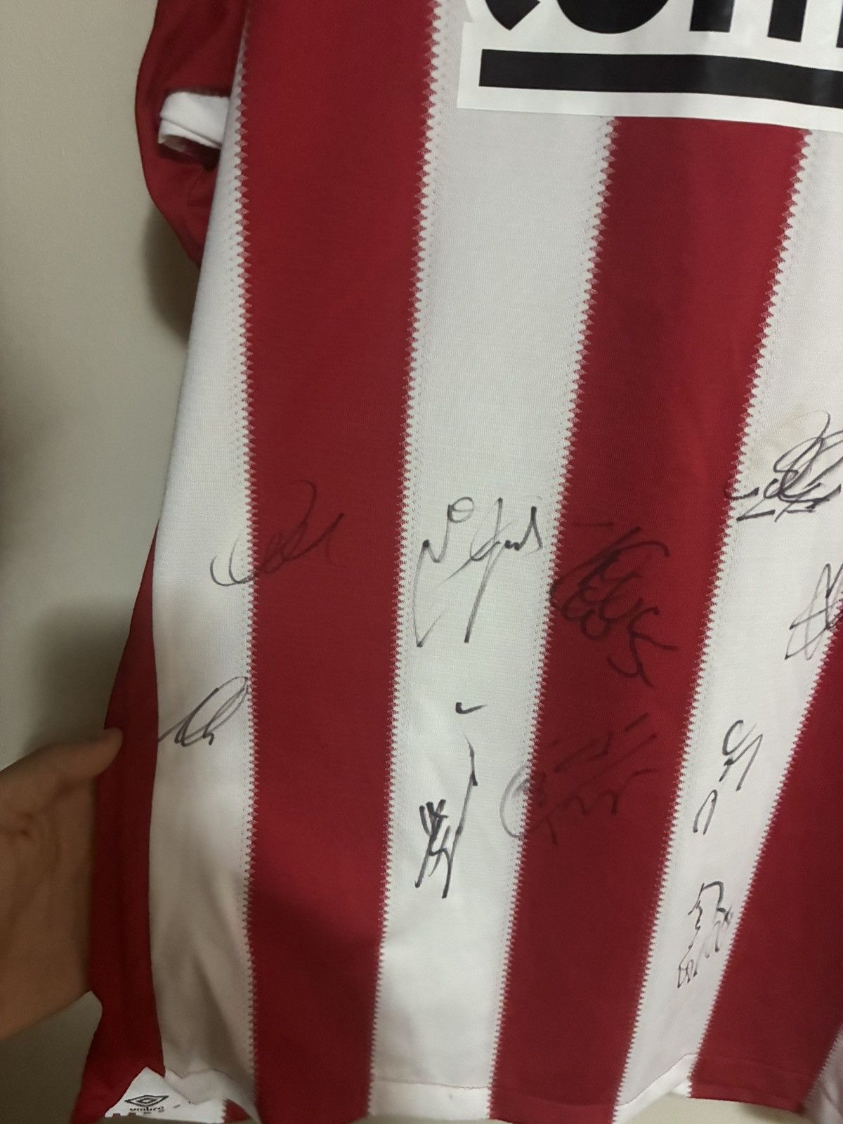 Umbro Sunderland AFC 2010-12 Home Jersey – Multi-Signed – Umbro Size US L / EU 52-54 / 3 - 7 Thumbnail
