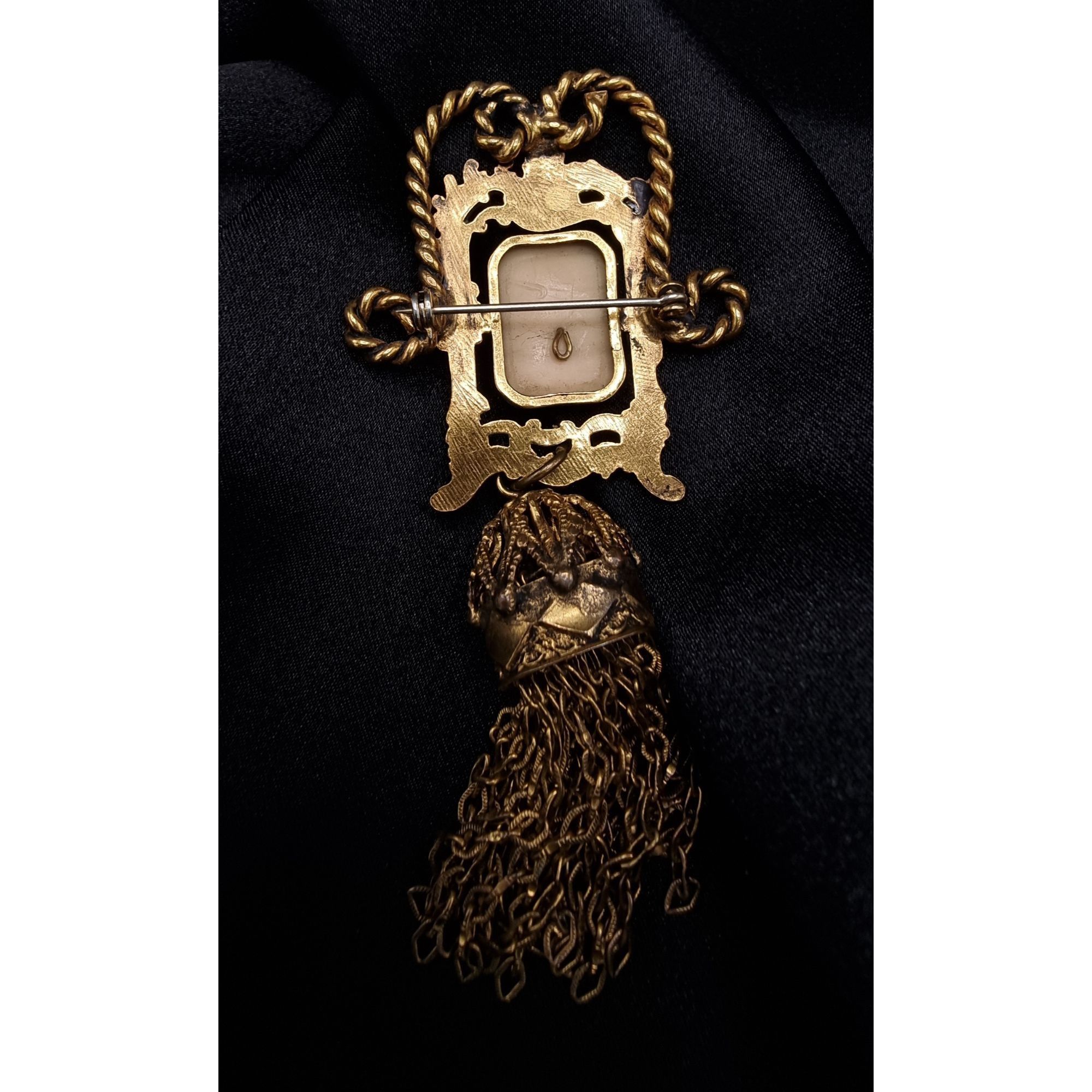 Vintage Antique Vintage 1910's-1940's Cameo Brooch With Tassel & Orn Size ONE SIZE - 6 Thumbnail
