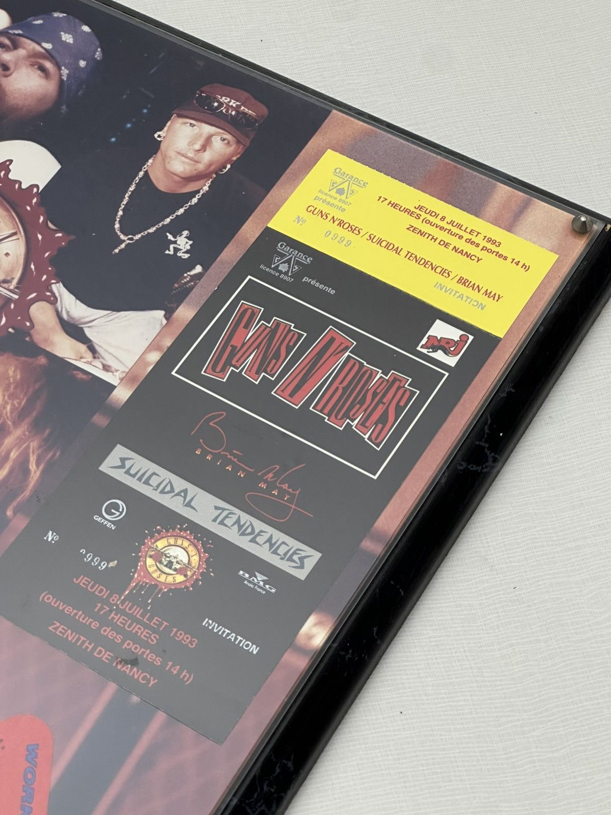 Guns N' Roses Gun’s N Roses Hanging Plaque Use Your Illusion 1993 Tour Size ONE SIZE - 5 Thumbnail