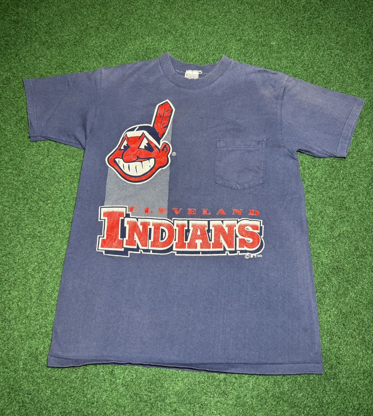 Vintage Vintage 90s Cleveland Indians Chief Wahoo Baseball T Shirt Size US M / EU 48-50 / 2 - 1 Thumbnail
