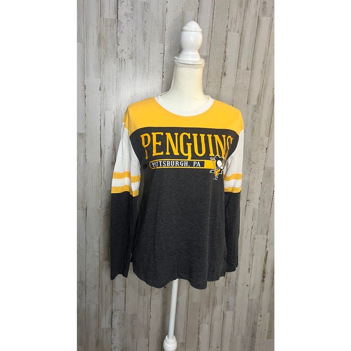 NHL NWT Pittsburgh Penguins Womens Gray Long Sleeve Shirt Medium Size M / US 6-8 / IT 42-44 - 1 Thumbnail
