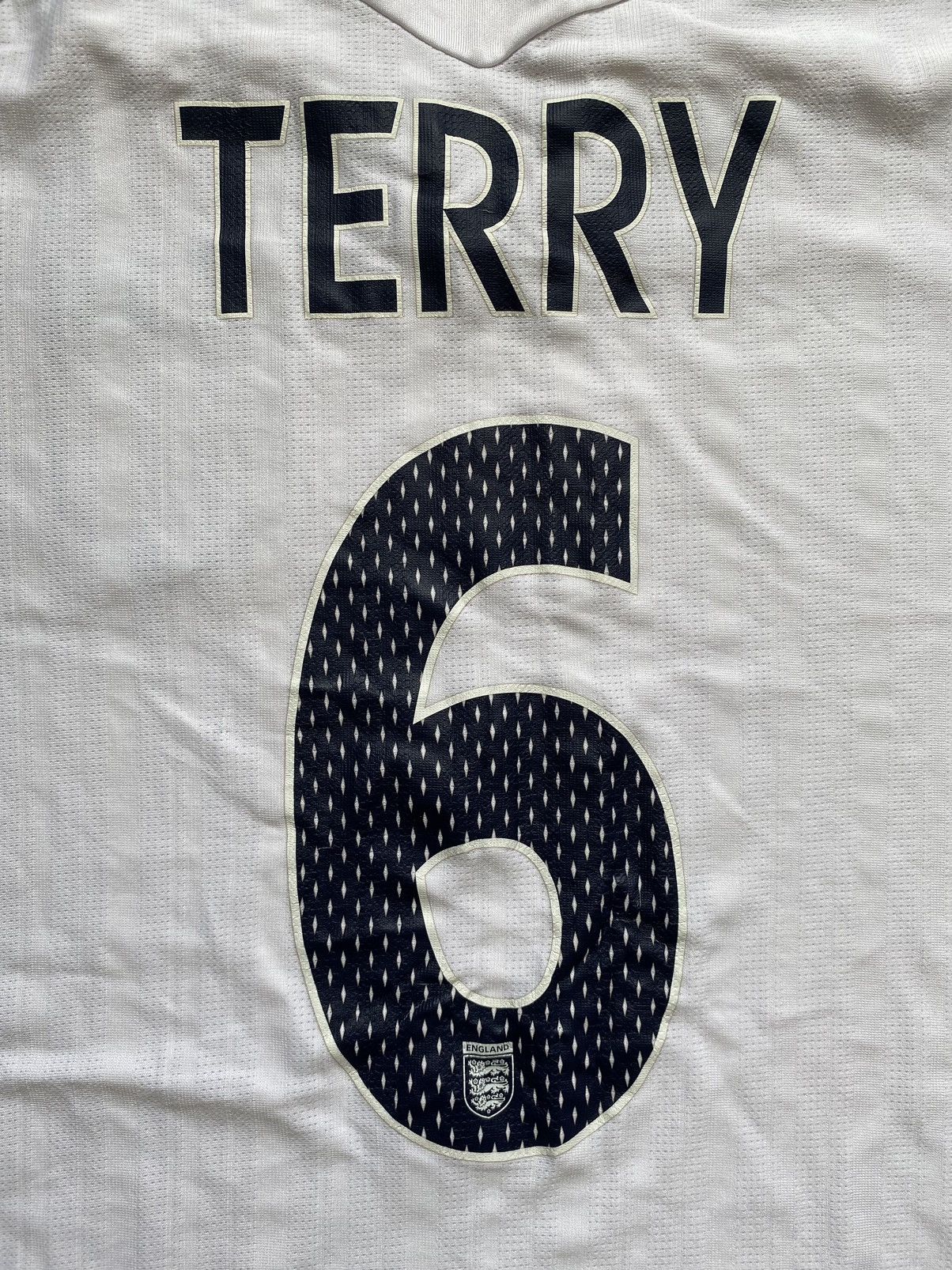 Umbro Authentic Umbro England 2007 John Terry #6 Soccer Jersey. Size US M / EU 48-50 / 2 - 3 Thumbnail