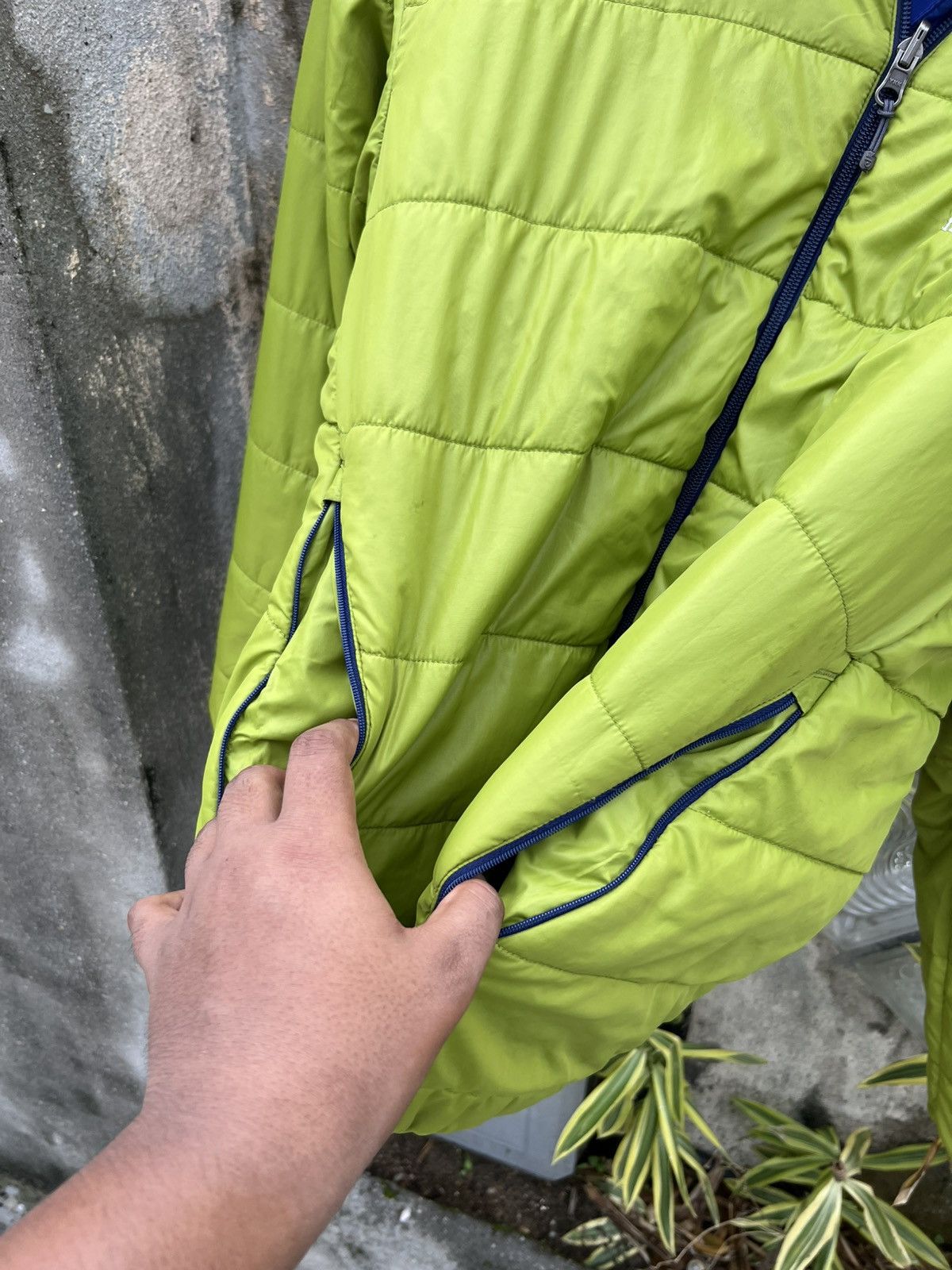 Montbell “MONTBELL” REVERSIBLE LIGHT PUFFER JACKET Size US M / EU 48-50 / 2 - 25 Thumbnail