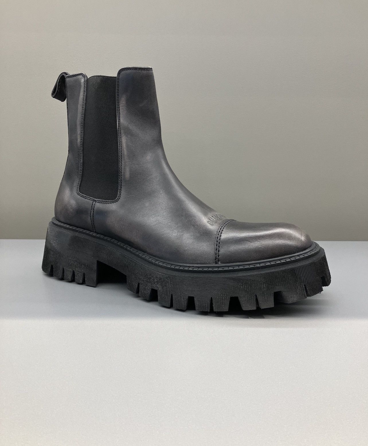 Balenciaga Leather Fadded Mud Tractor Boots Size US 10 / EU 43 - 1 Thumbnail