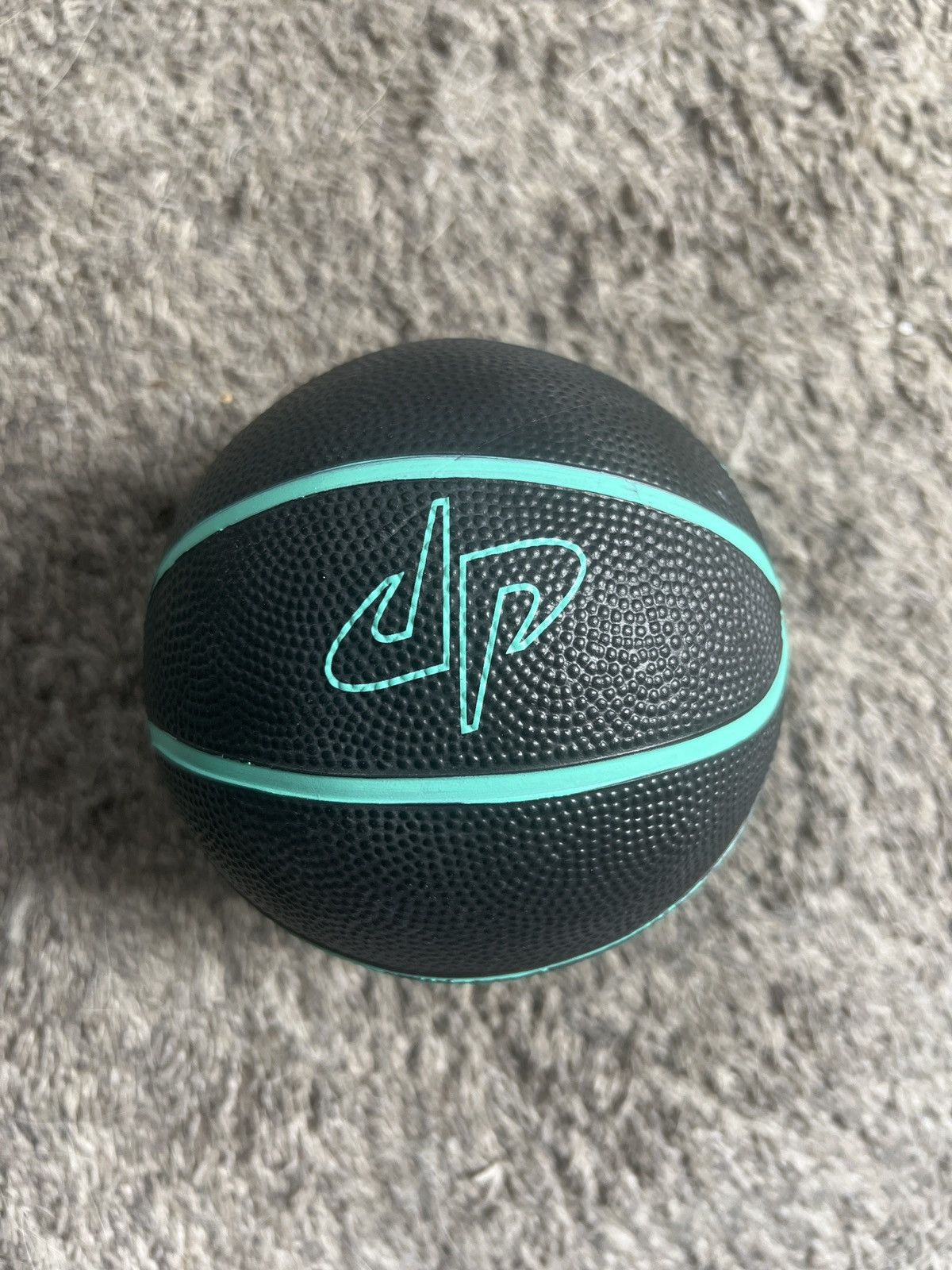Hypebeast 2023 Dude Perfect Mini Basketball Size ONE SIZE - 2 Thumbnail