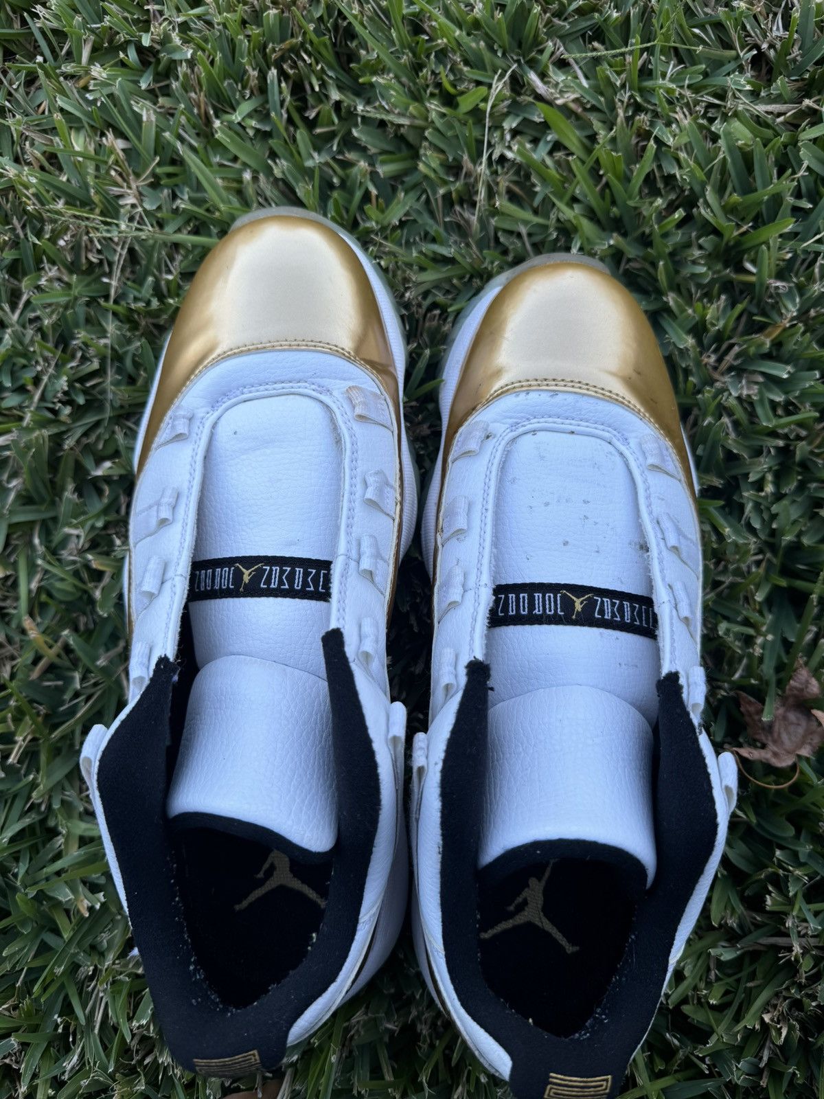 Jordan Brand × Nike Air Jordan Retro 11s “Closing Ceremony” Size US 8.5 / EU 41-42 - 6 Thumbnail