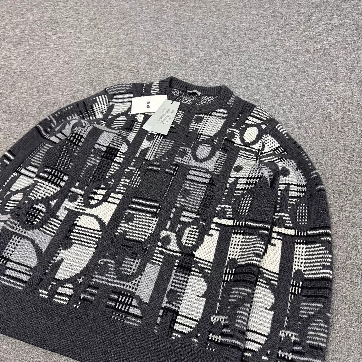 Dior Dior Oblique jacquard crew oversize knit S NWT Size US S / EU 44-46 / 1 - 3 Thumbnail