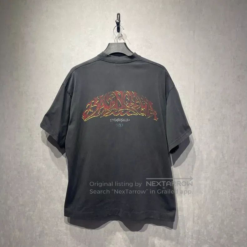 Balenciaga Balenciaga Distressed Print Logo Short Sleeve Size US M / EU 48-50 / 2 - 2 Thumbnail