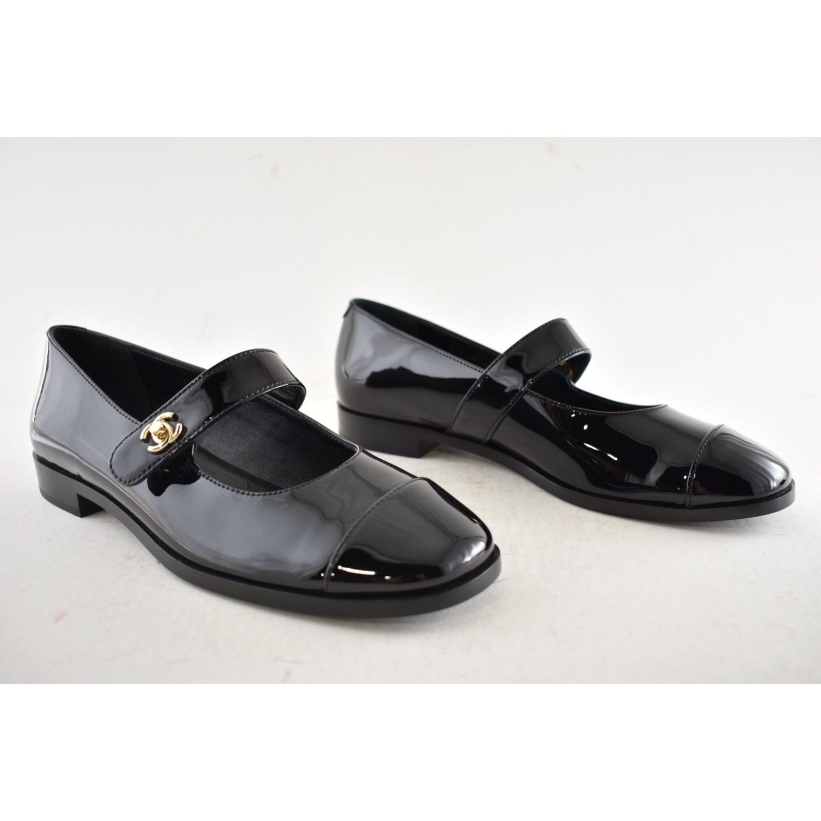 Chanel Chanel Black Patent Turnlock CC Mary Jane Ballet Flat 40 Size US 10 / IT 40 - 6 Thumbnail