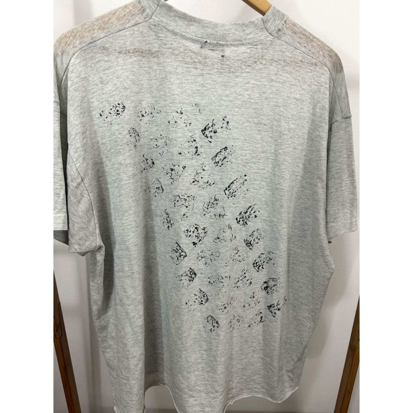 Fruit Of The Loom VTG Les Schwab Tires Tracks Burnout Paper Thin Boxy T-Shirt XL Heather Gray Mens T-Shirt XL Burnout Distressed Vintage Boxy Fit Shirt Size US XL / EU 56 / 4 - 5 Thumbnail