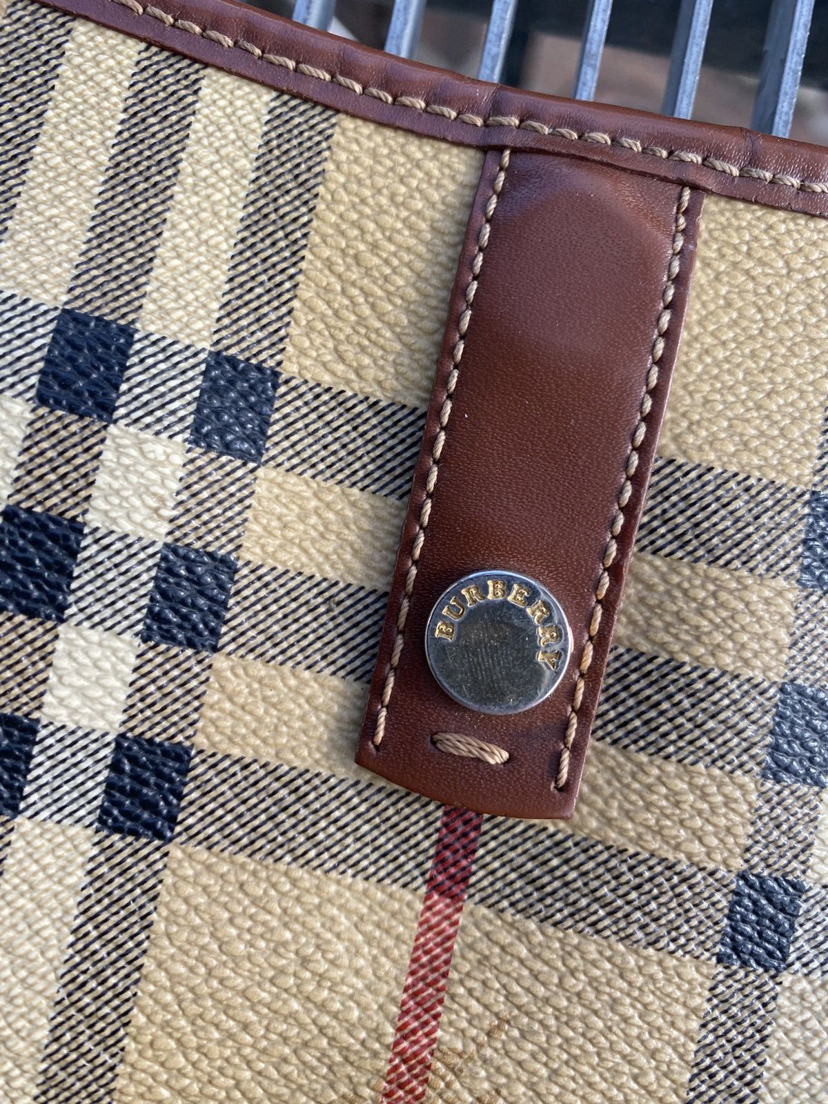 Burberry Burberry Nova Check Streetwear Leather Handbag Size ONE SIZE - 3 Thumbnail
